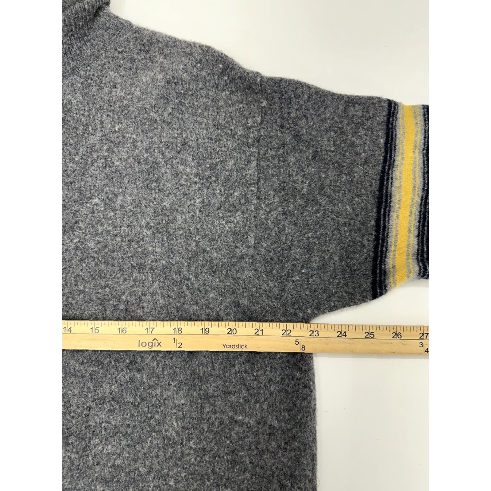 American Eagle Outfitters VINTAGE American Eagle Outfitters Sweater XL Gray 1/4 Zip Lambswool Mock Neck Pullover Men’s Size US XL / EU 56 / 4 - 7 Thumbnail