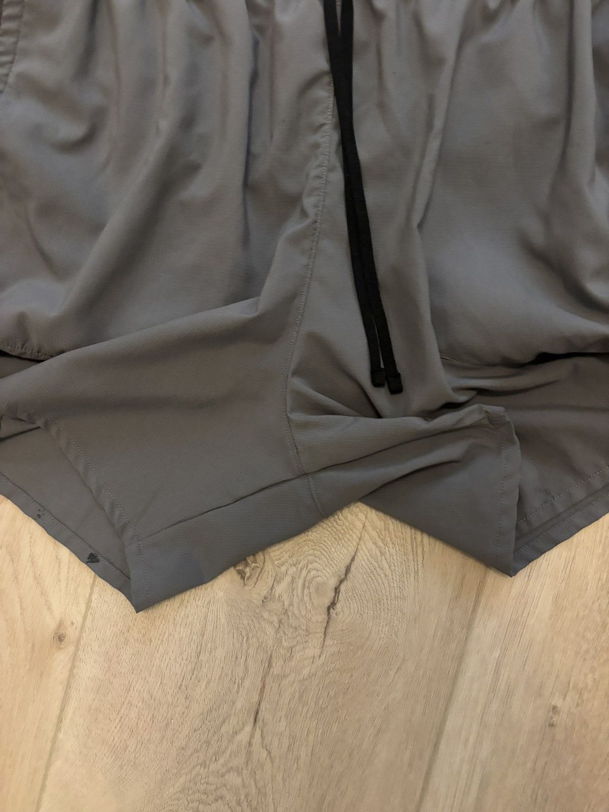 Nike Men’s Grey Nike 3–4” Inseam Running Shorts Athletic Fit Size US 33 - 4 Thumbnail