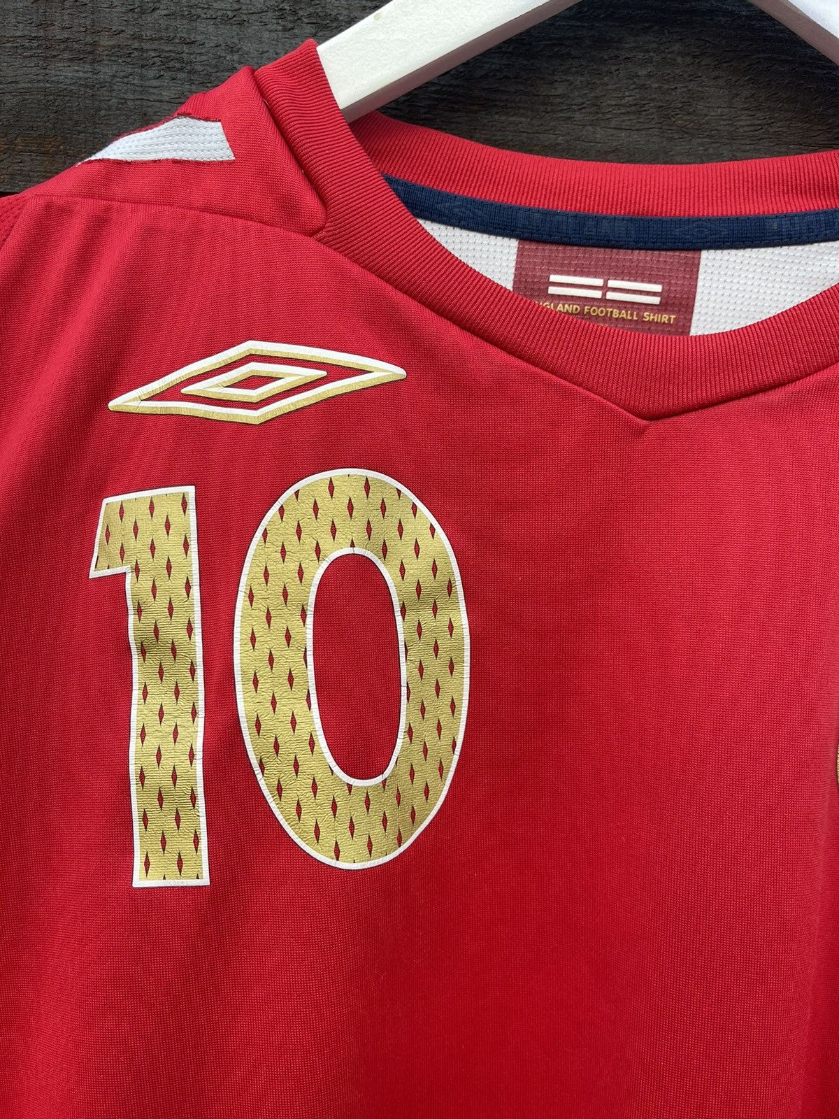 Umbro × Vintage Y2K Umbro #10 Owen England vintage soccer jersey Size US L / EU 52-54 / 3 - 5 Thumbnail