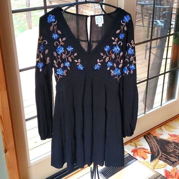 Other Blue Rain (Franchesca) Embroidered Long Slv Accented Black L Size M / US 6-8 / IT 42-44 - 1 Thumbnail