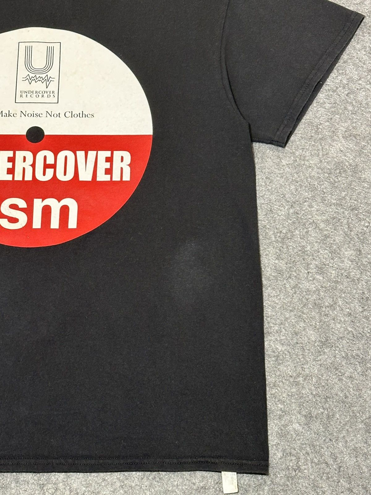 Undercover Undercover Records T-shirt featuring a red and white graphic Size US M / EU 48-50 / 2 - 4 Thumbnail