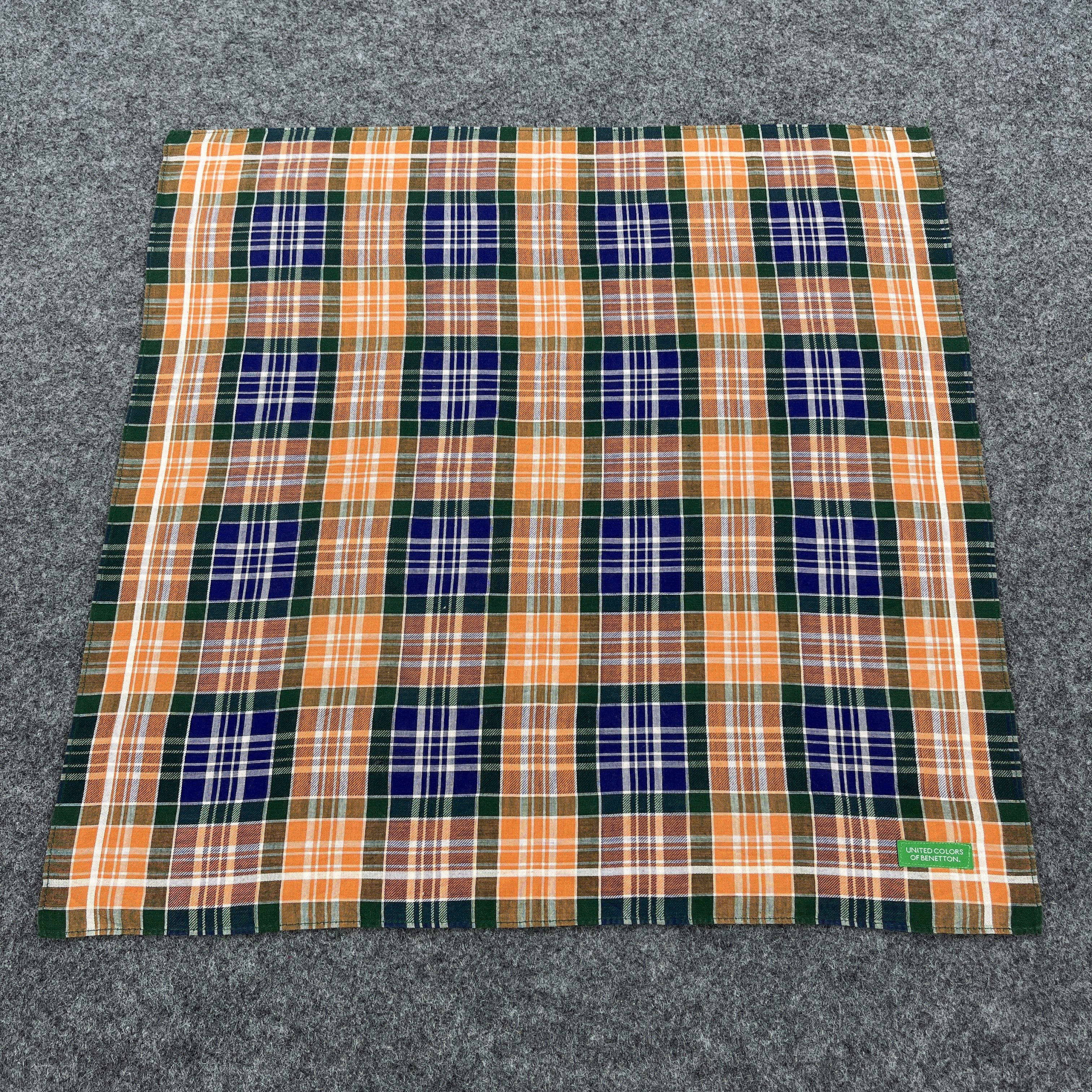 United Colors Of Benetton United Colors Of Benetton Handkerchief / Neckerchief B509 Size ONE SIZE - 2 Thumbnail