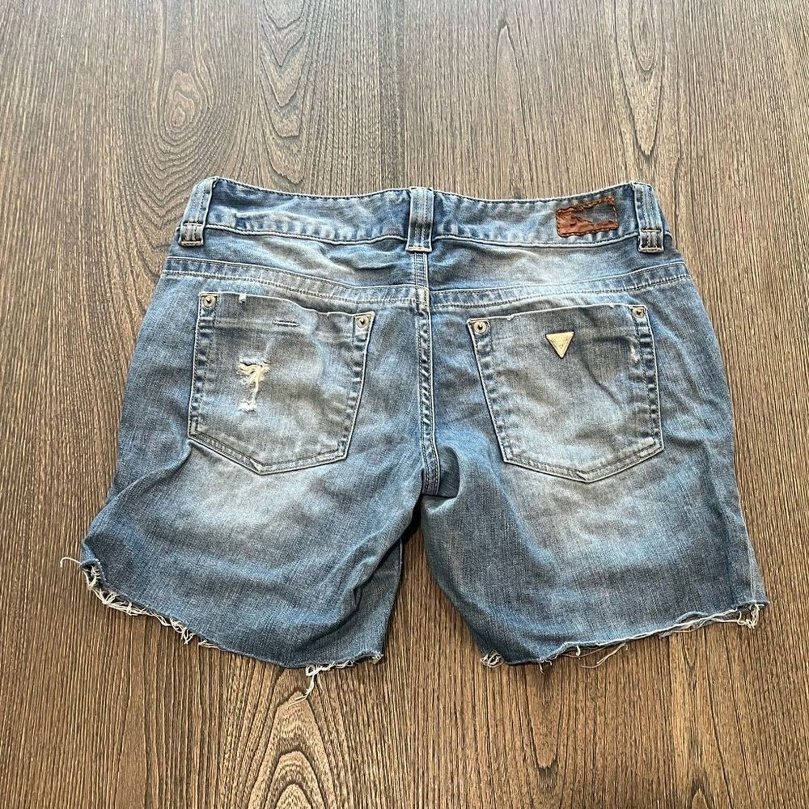 Guess Guess Daredevil Boot Cutoff Shorts Light Wash Denim Size 27 Size 27" / US 4 / IT 40 - 5 Thumbnail