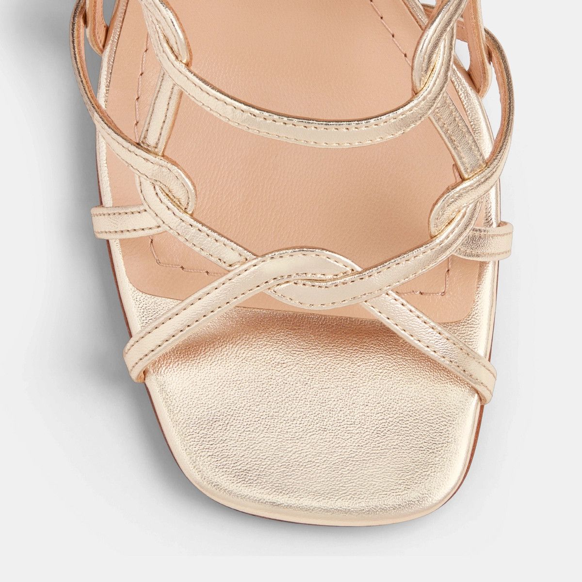 o1bcso1str0524 Heeled Sandals in Golden