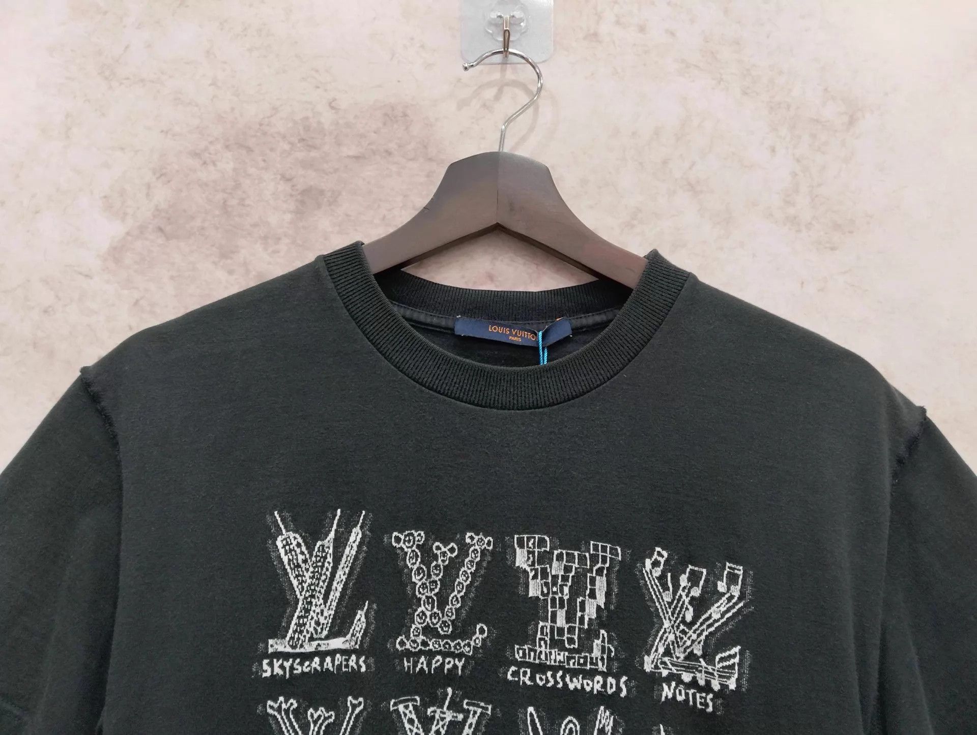 Louis Vuitton LV Logo Print Crewneck Short Sleeve T-Shirt XS Size XS / US 0-2 / IT 36-38 - 3 Thumbnail