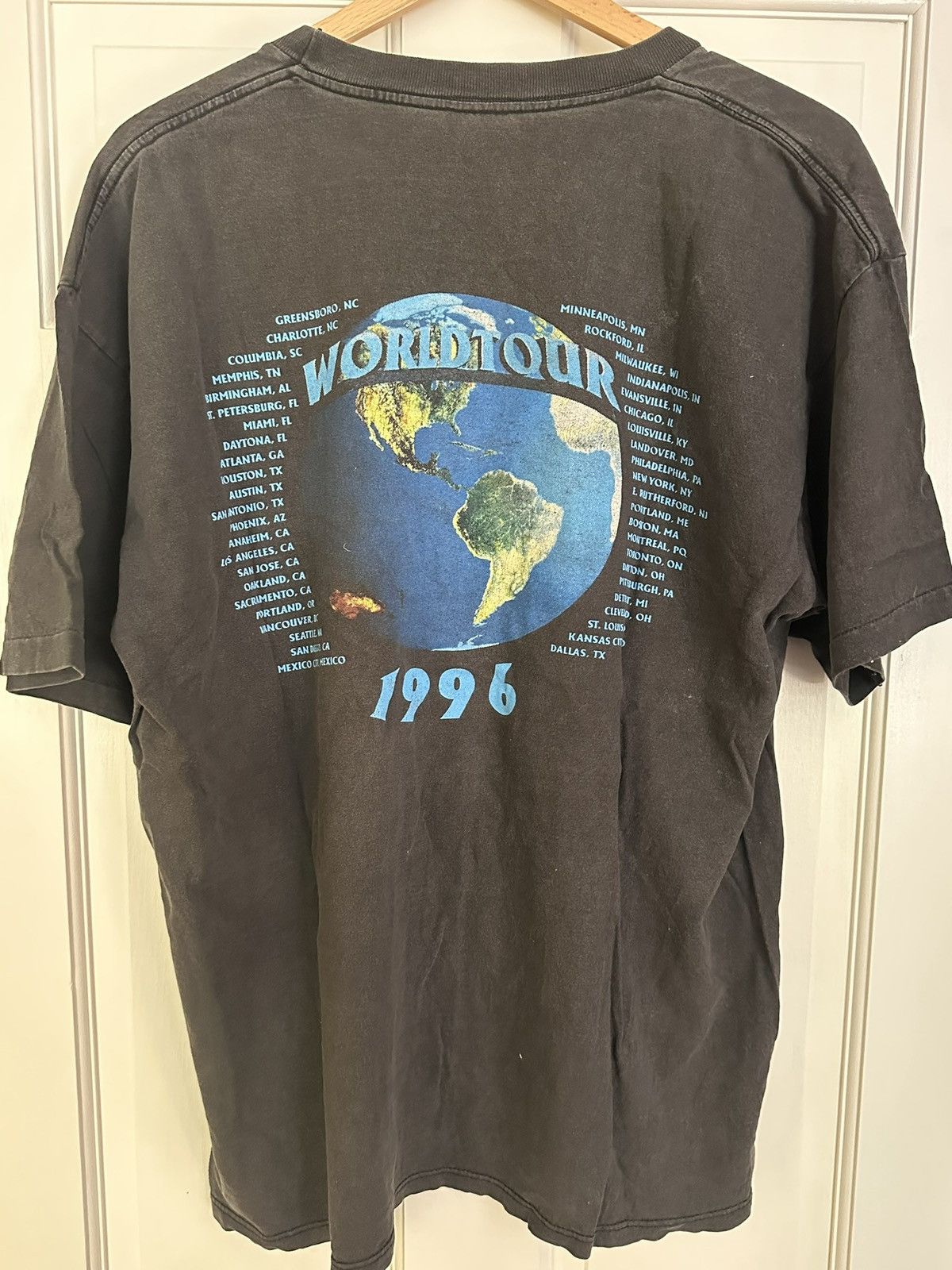 AC/DC AC/DC 1996 Ballbreaker World Tour Vintage Tee Size US XL / EU 56 / 4 - 2 Thumbnail