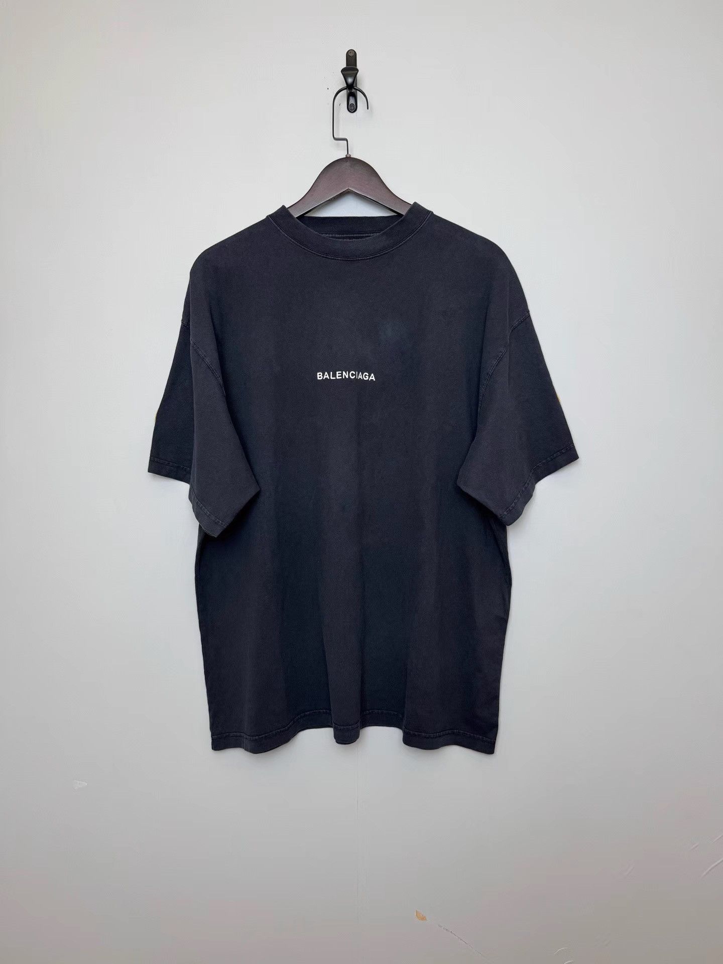 Balenciaga Balenciaga Washed Vintage Logo Short Sleeve T-shirt K36 Size US L / EU 52-54 / 3 - 1 Thumbnail