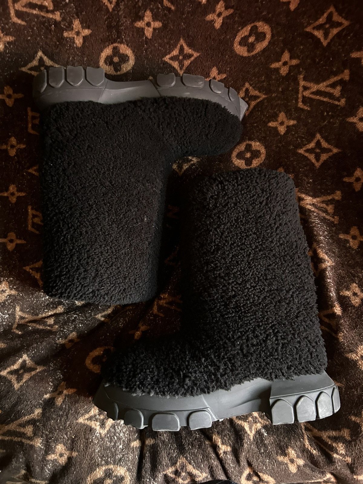 Rick Owens Rick Owens Black Shearling Lunar Tractor Boots Size US 10 / EU 43 - 2 Thumbnail