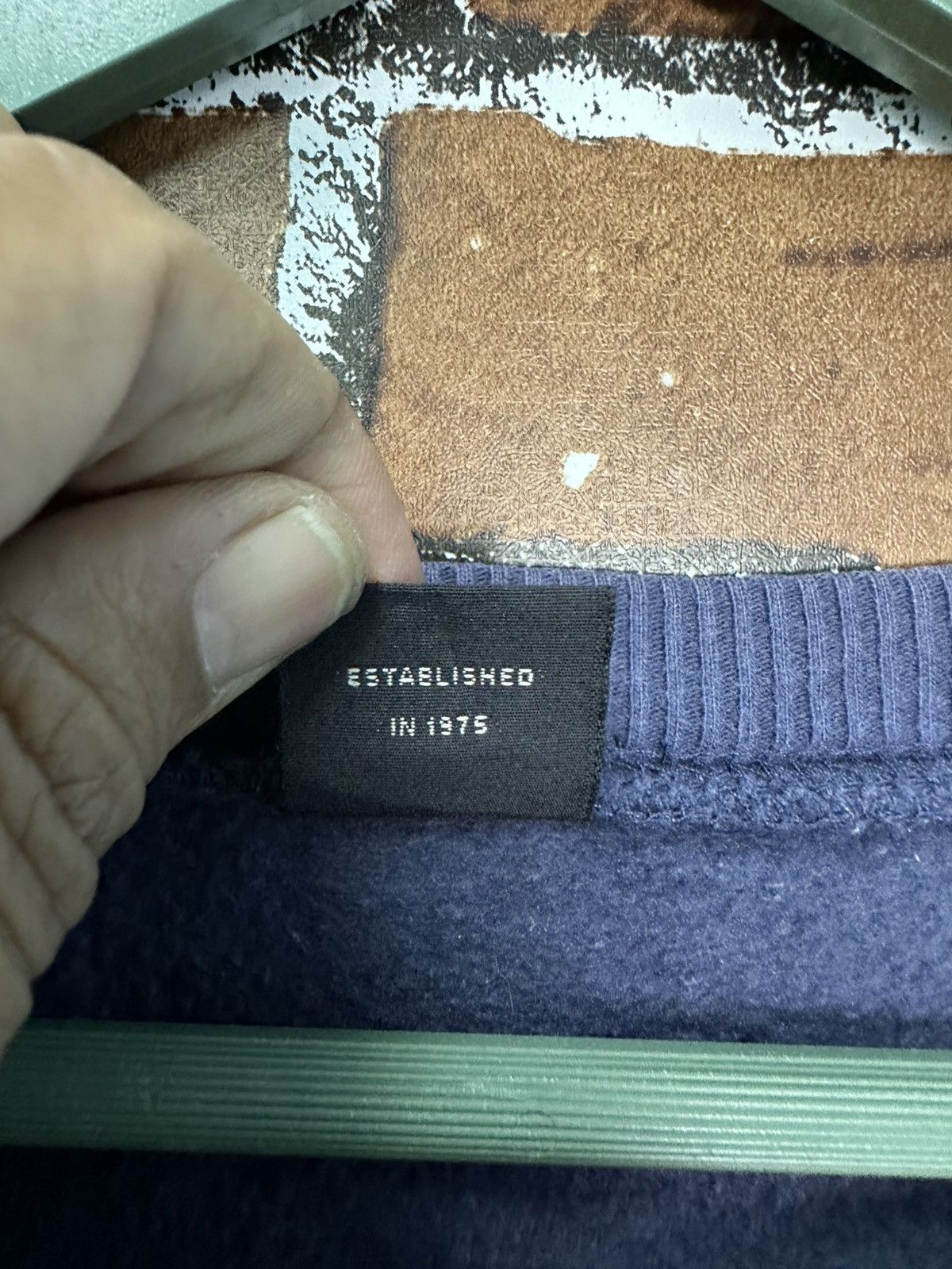 Avirex Vintage Avirex Spell Out Sun Faded Crewneck Z417 Size US L / EU 52-54 / 3 - 11 Thumbnail