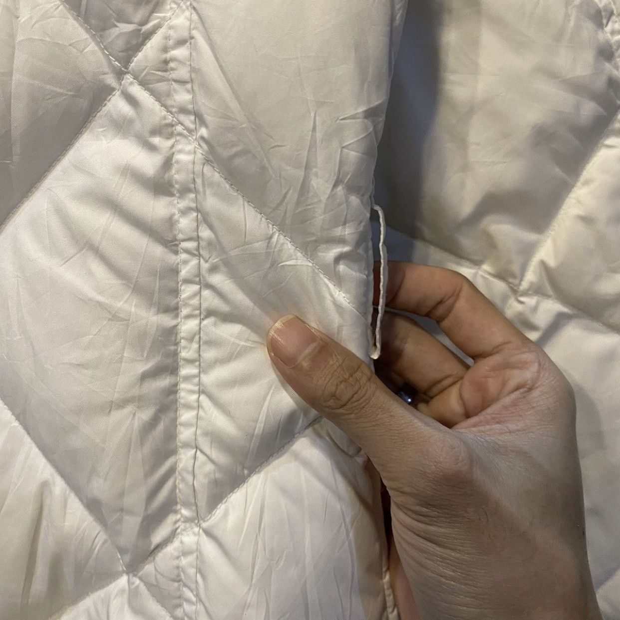 Burberry Burberry Brit White Diamond Quilted Jacket Classic Puffer Size US S / EU 44-46 / 1 - 15 Thumbnail