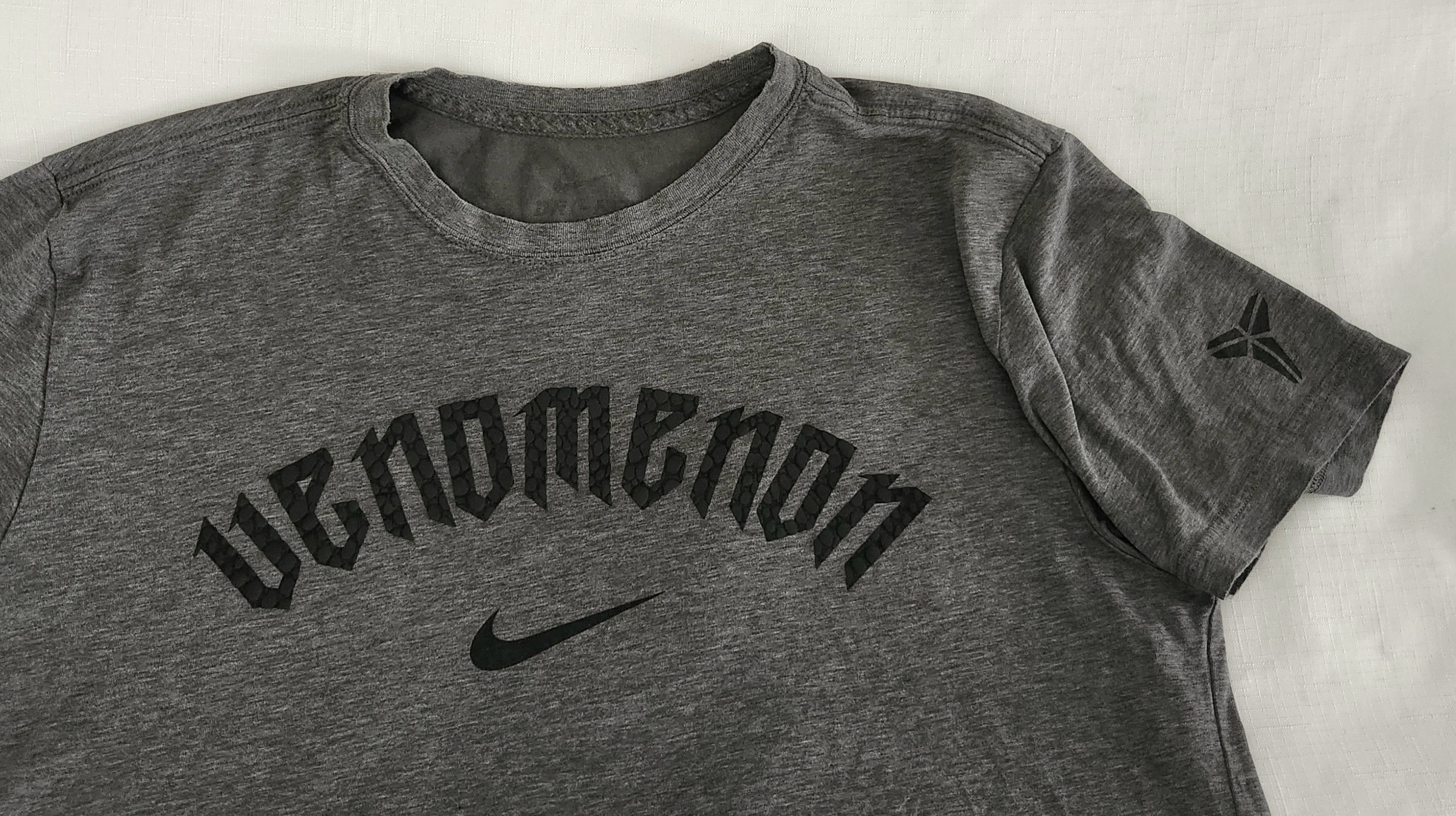 Nike Nike 411499-071 Kobe Bryant Mamba VENOMENON Nike X Kobe Size US L / EU 52-54 / 3 - 5 Thumbnail