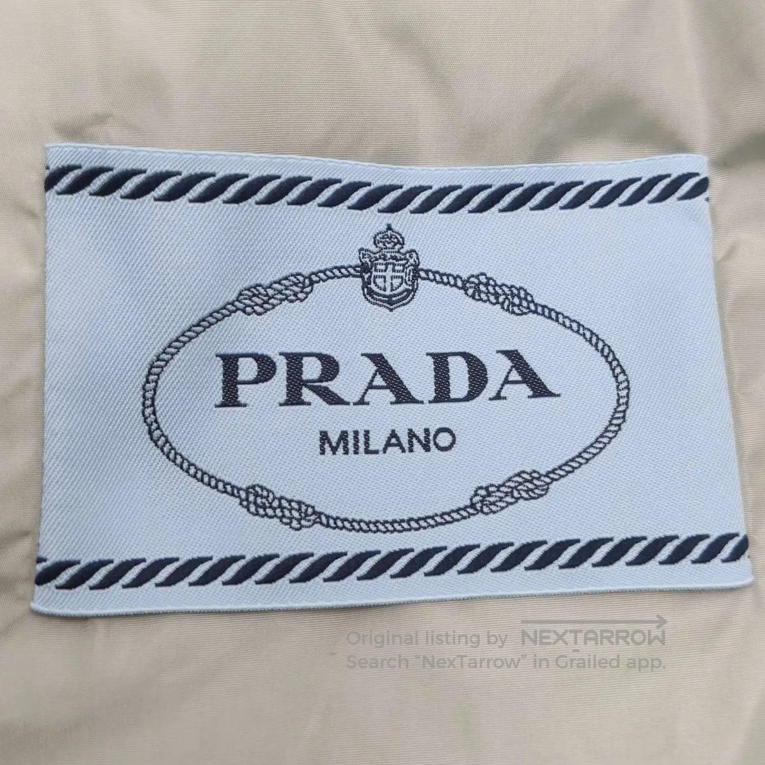 Prada Prada Logo Zip Collar Vest in White . Size S / US 4 / IT 40 - 5 Thumbnail