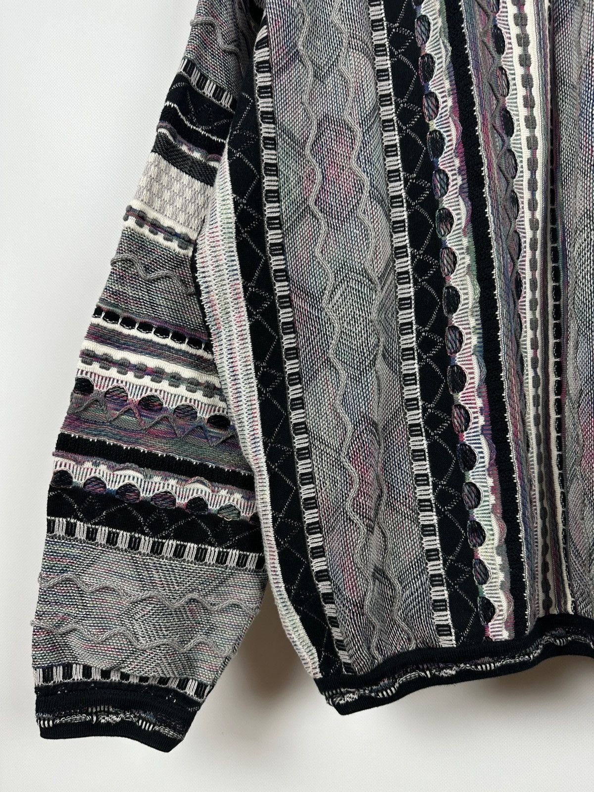 Tundra Canada Vintage Tundra Canada 3D Knit Coogi Style Sweater Size US XL / EU 56 / 4 - 15 Thumbnail