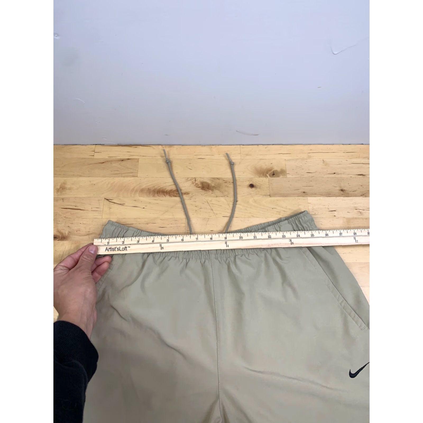 Nike **Nike Mens M Beige Gym Shorts Drawstring Activewear Training** User: **Nike Mens M Beige Drawstring Gym Shorts Activewear Training** Size US 31 - 5 Thumbnail