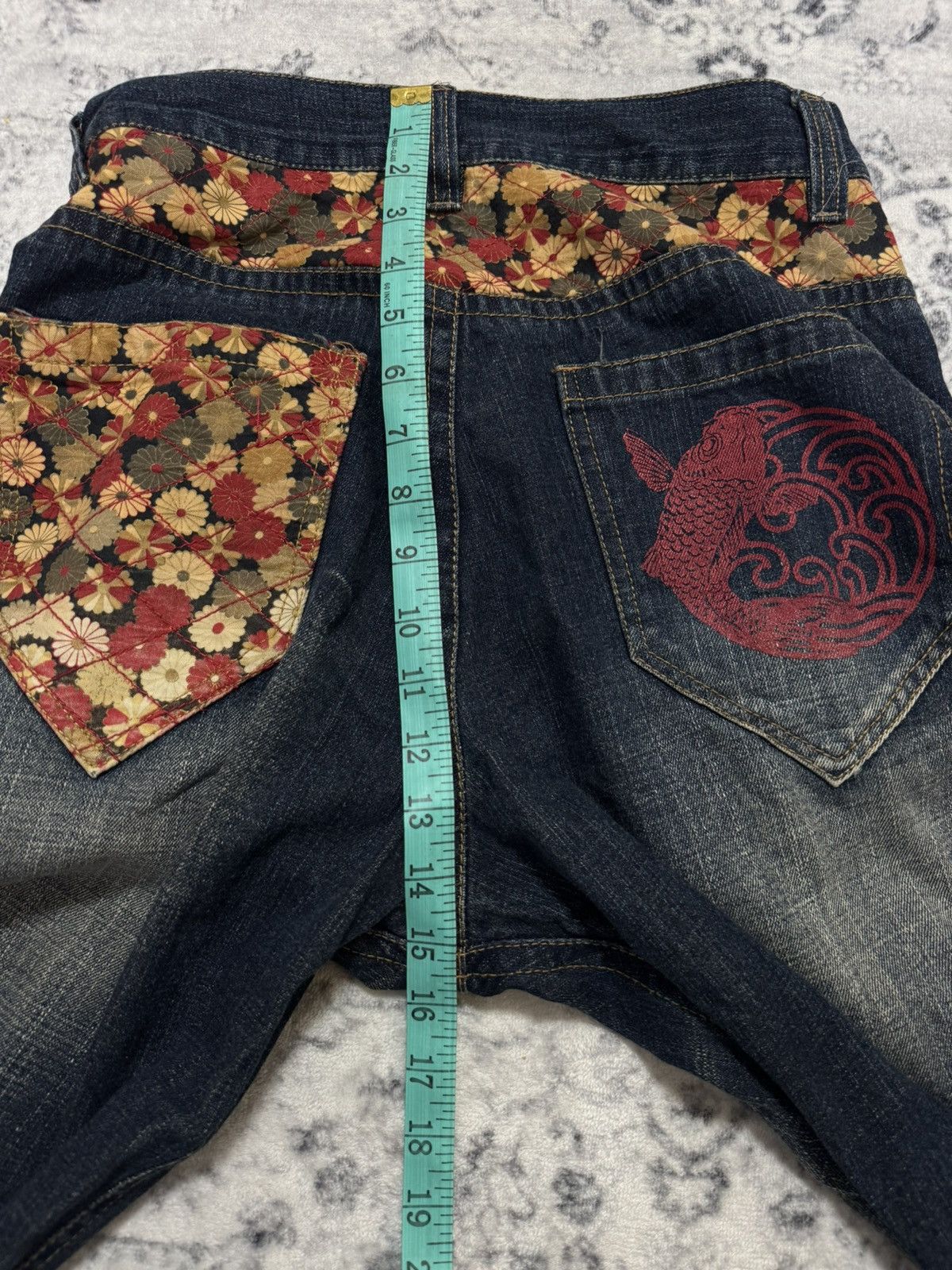 Japanese Brand JAPANESE BRAND KOI FISH KARAKURI STYLE DISTERSSED DENIM JEAN Size US 32 / EU 48 - 19 Thumbnail