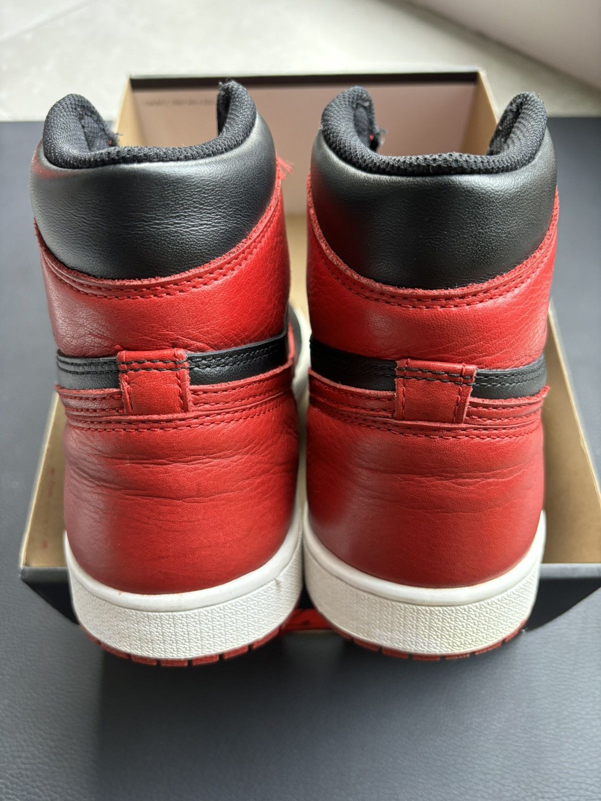 Jordan Brand × Vintage VNDS 2016 AIR JORDAN 1 RETRO BRED Size US 9.5 / EU 42-43 - 4 Thumbnail