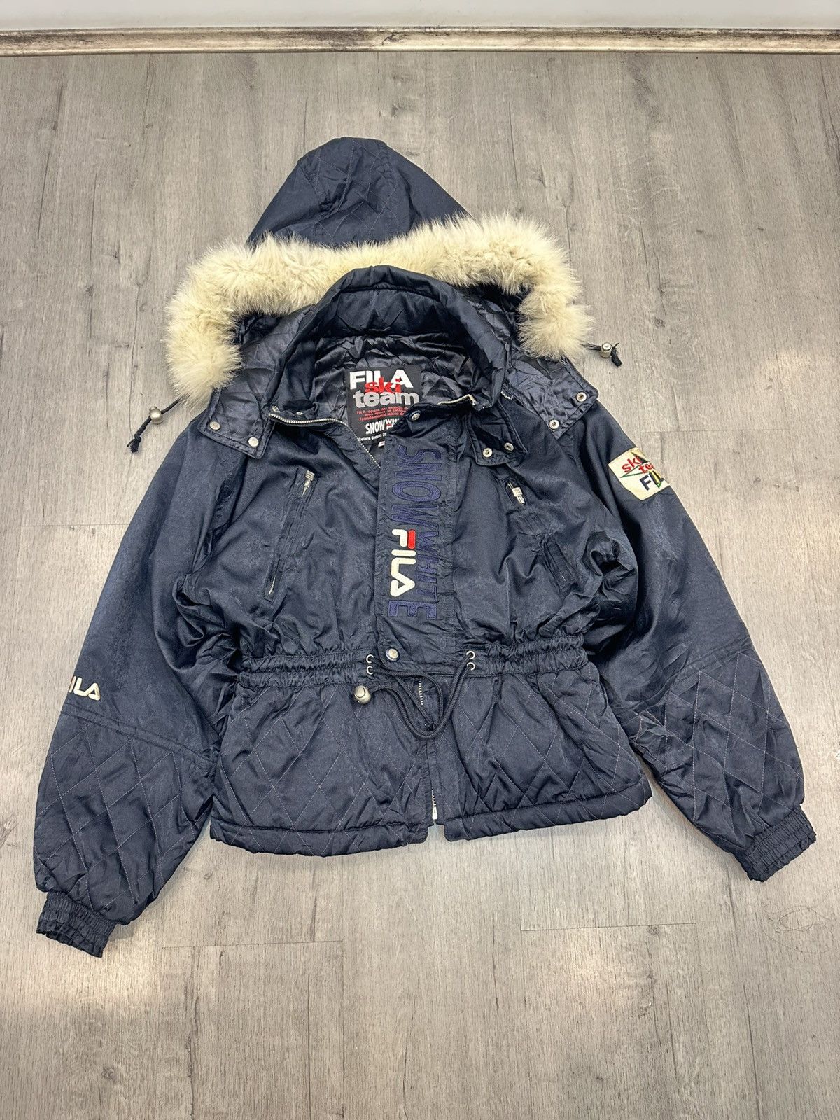 Fila Vintage FILA Snow White Women’s Ski Jacket — fur Back — 90s Size M / US 6-8 / IT 42-44 - 1 Thumbnail