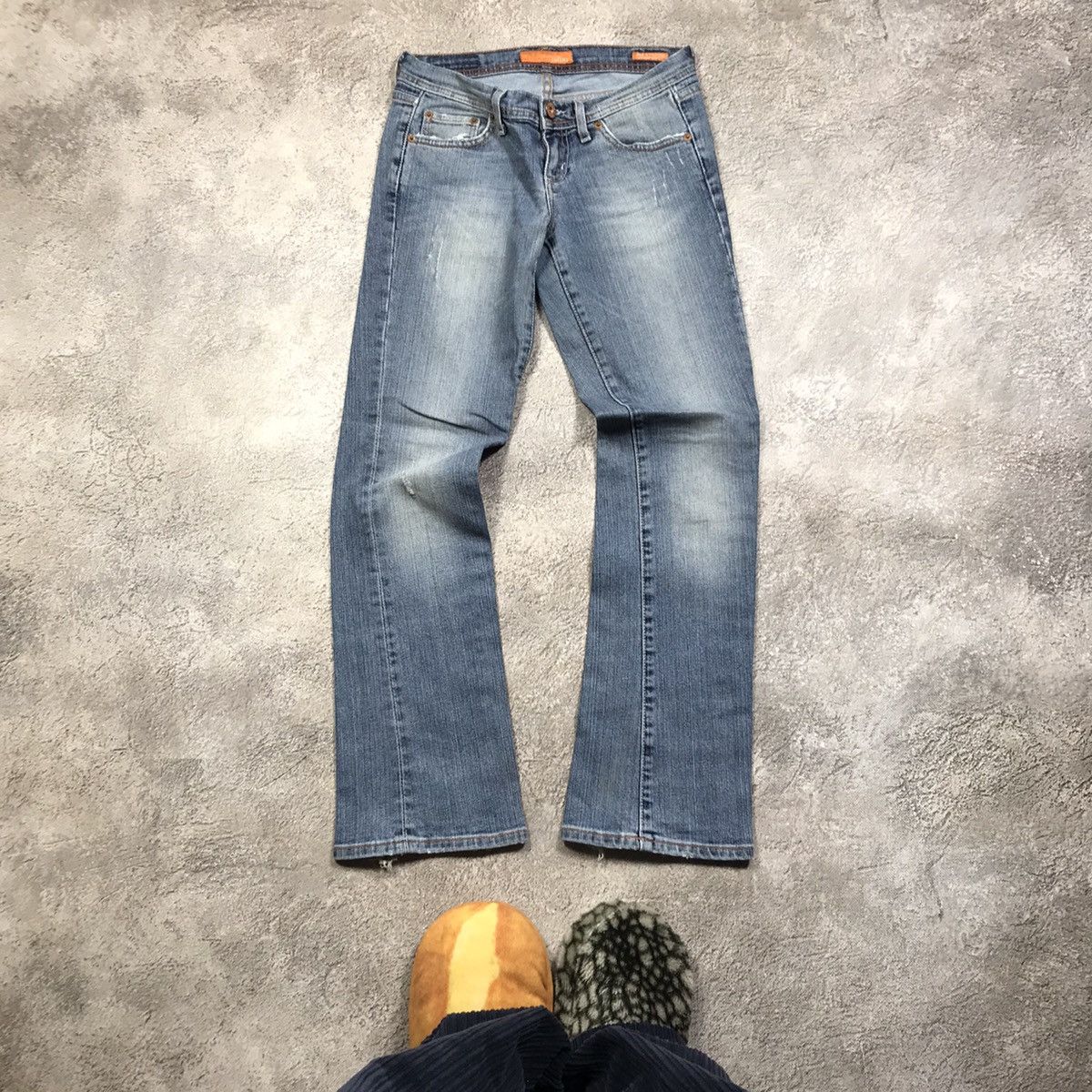 Vintage Vintage Y2K Distressed Flared Jeans Skate Grunge Cropped 27 Size 27" / US 4 / IT 40 - 1 Thumbnail