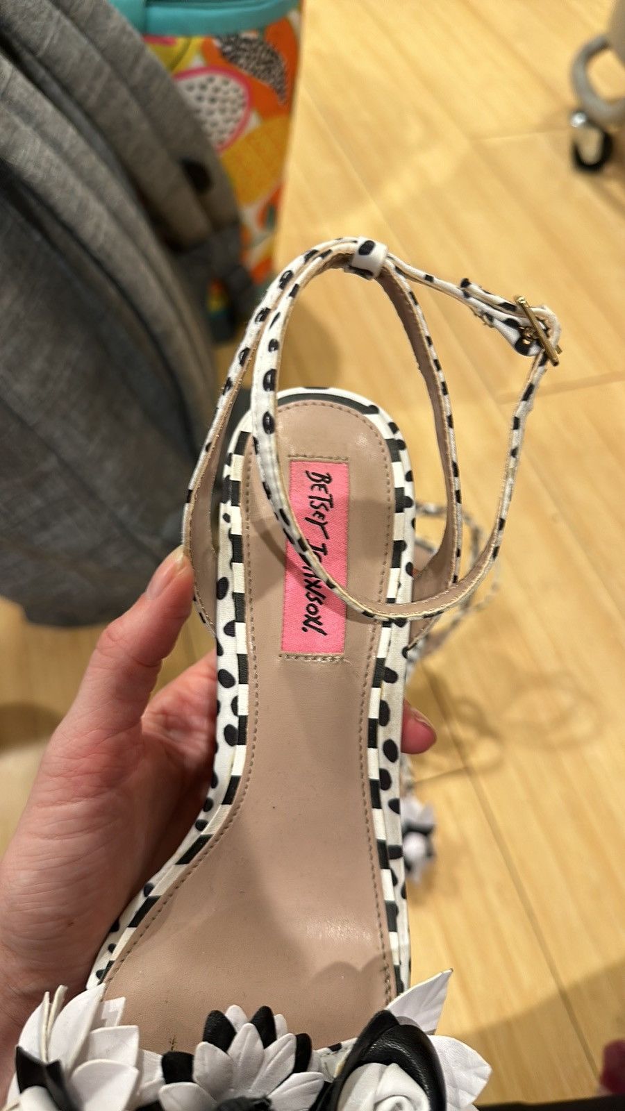 Betsey Johnson Funky floral vintage heels Size US 7 / IT 37 - 6 Thumbnail