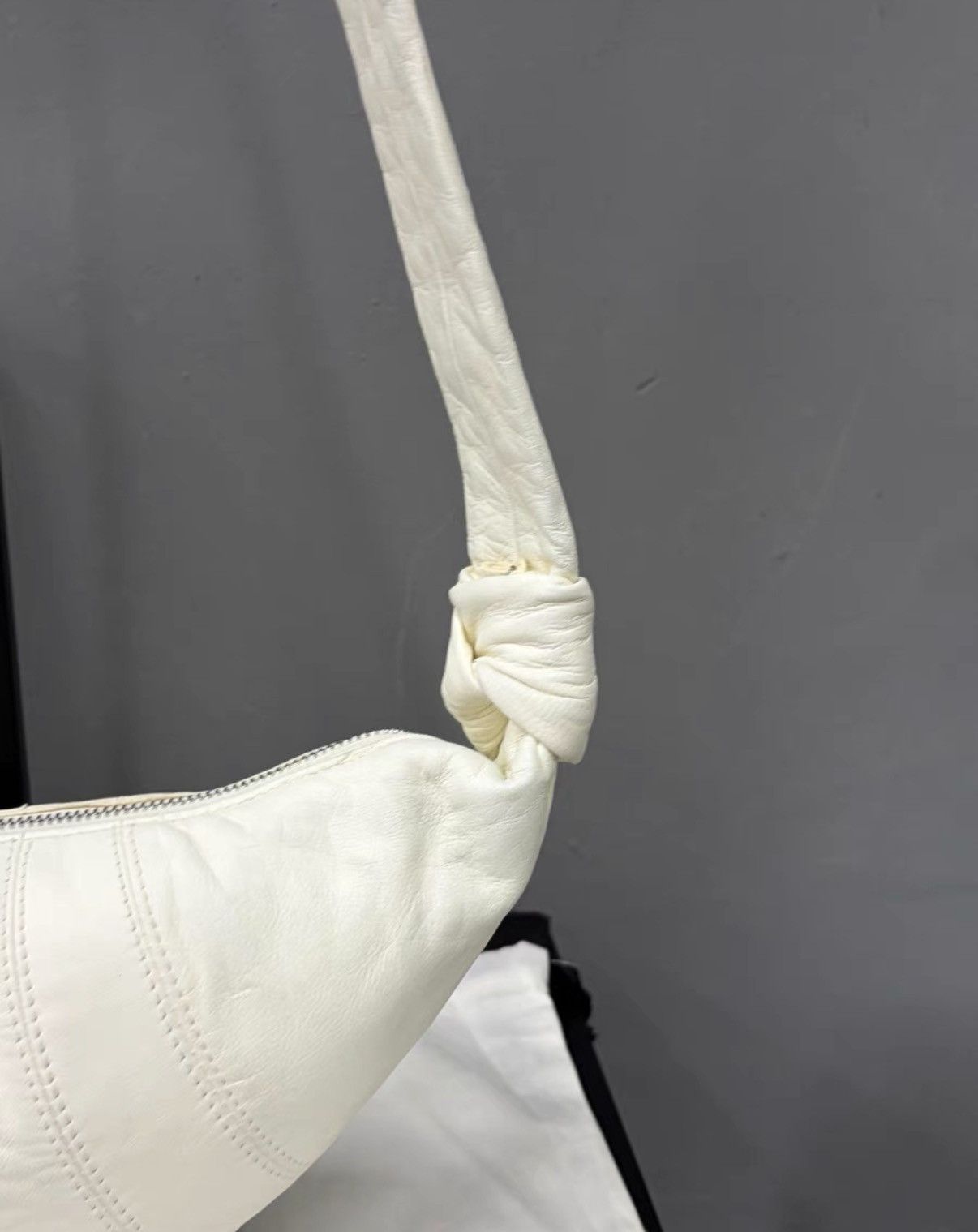 Lemaire Lemaire Brand‑New Small White Sheepskin Croissant Bag KKKK6 Size ONE SIZE - 5 Thumbnail