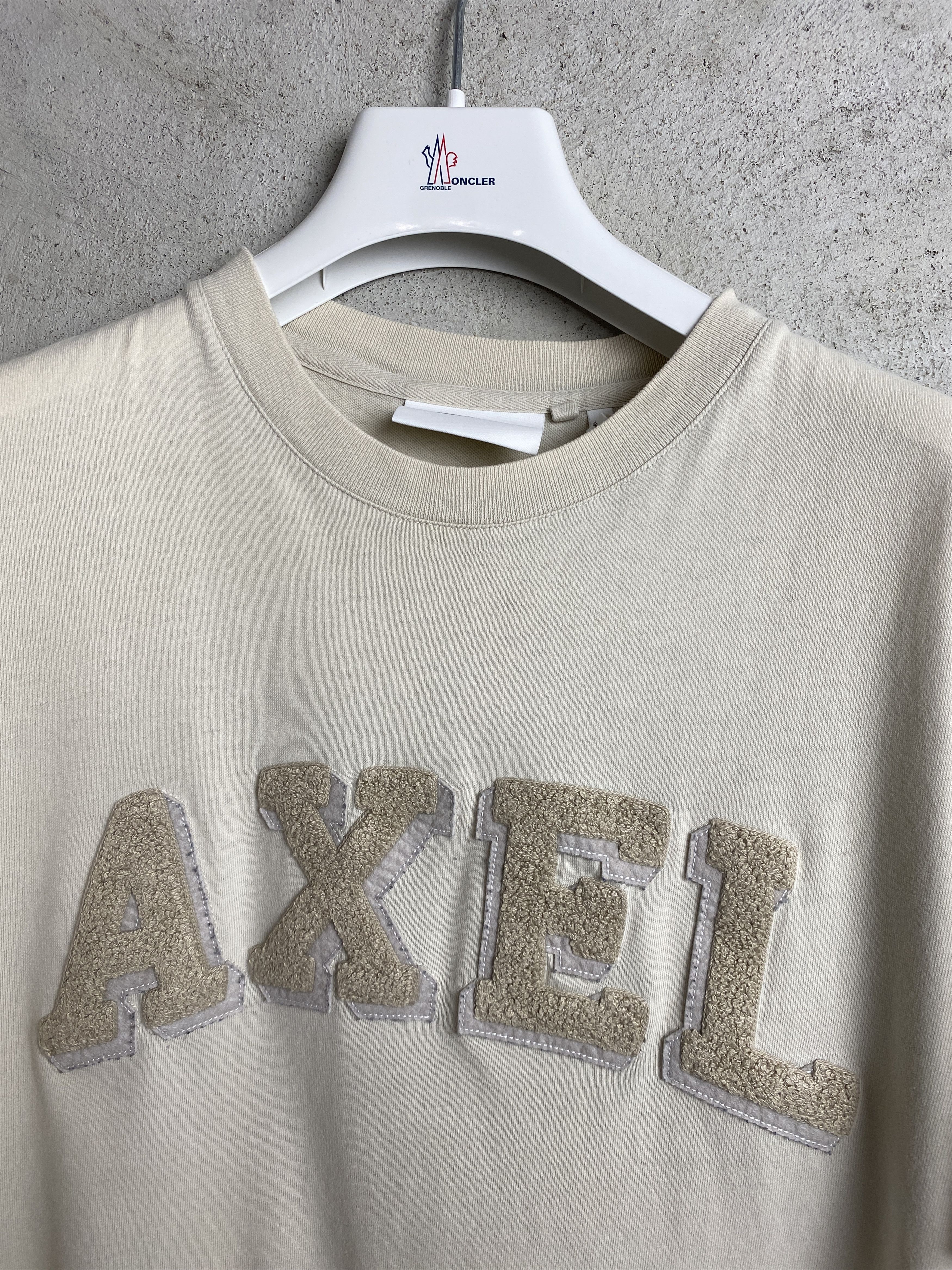Axel Arigato Axel Arigato big logo t-shirt tee casual Size US S / EU 44-46 / 1 - 2 Thumbnail