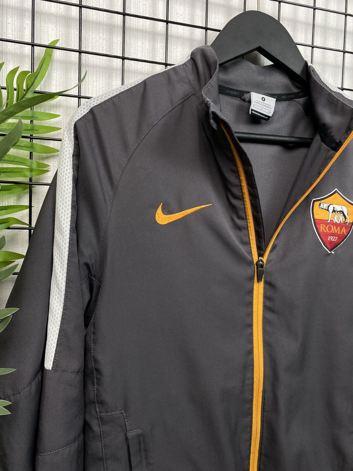 Vintage AC Roma Nike Track Zip Light Jacket Training Men’s S Grey Size US S / EU 44-46 / 1 - 3 Thumbnail