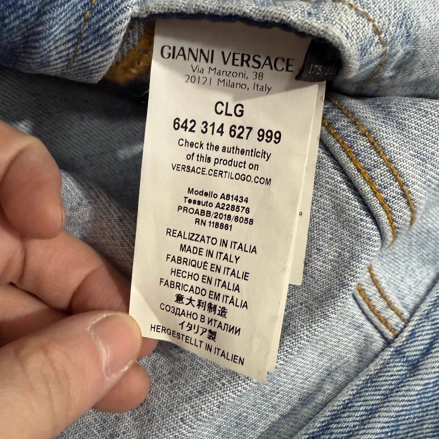 Versace Versace Gold Buckle Flocked Denim Jacket 48 NWT Size XL / US 12-14 / IT 48-50 - 5 Thumbnail