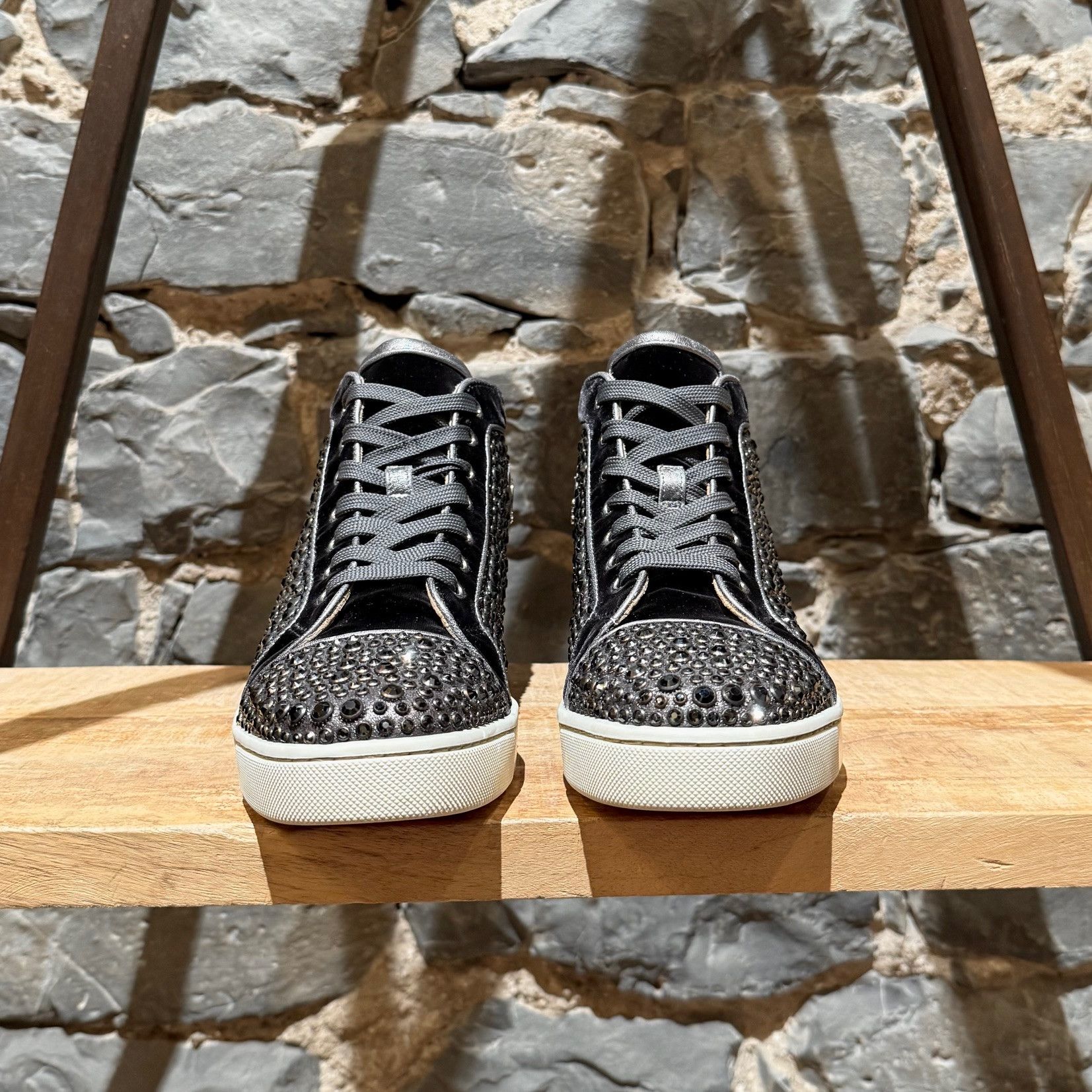 Christian Louboutin Christian Louboutin Black Velvet Louis Ring Strass Sneakers Size US 8 / EU 41 - 2 Thumbnail