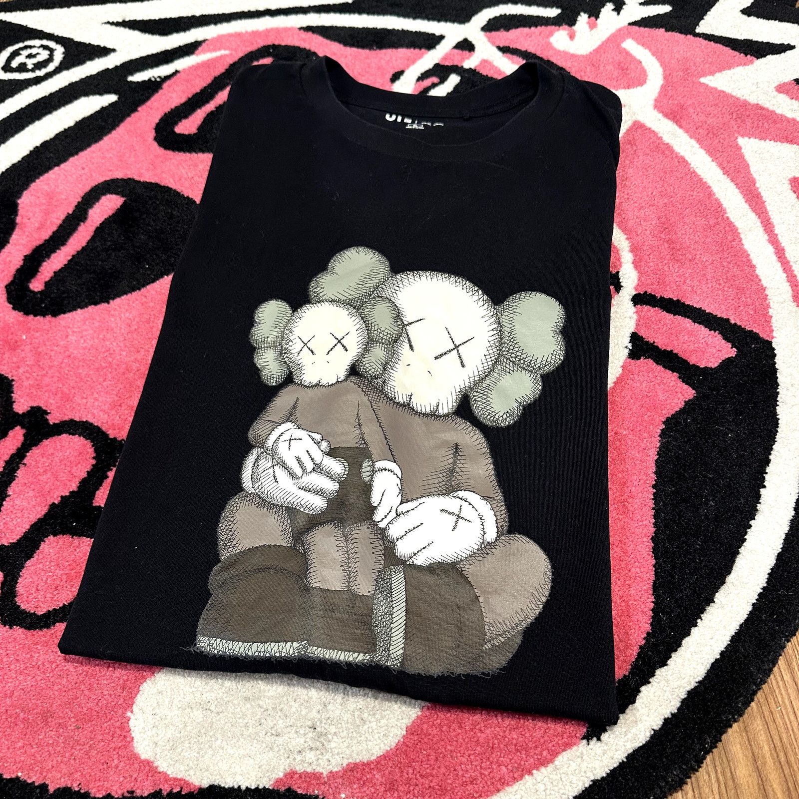 Kaws KAWS x UNIQLO UT Short Sleeve Graphic T-Shirt – US Size XL Size US XL / EU 56 / 4 - 1 Thumbnail