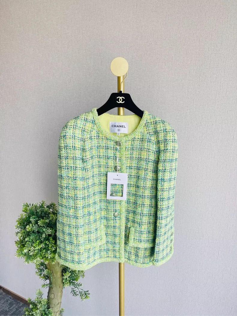 Chanel Chanel 2019 Green Tweed Jacket - dmc Size US S / EU 44-46 / 1 - 1 Thumbnail