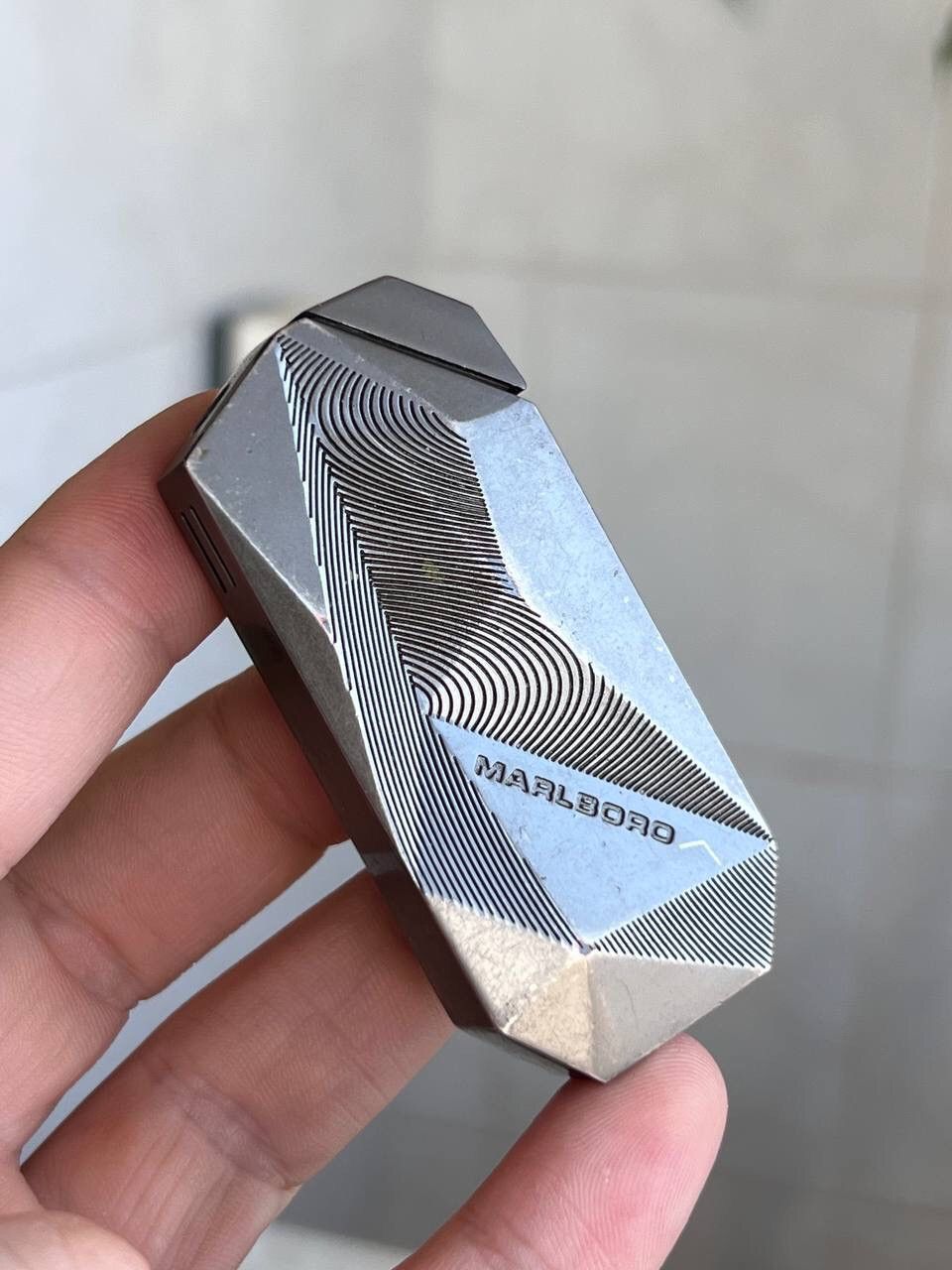 Marlboro × Vintage Y2K ELEGANCE MARLBORO GEOMETRIC METAL PUNK ROCK LIGHTER Size ONE SIZE - 2 Thumbnail