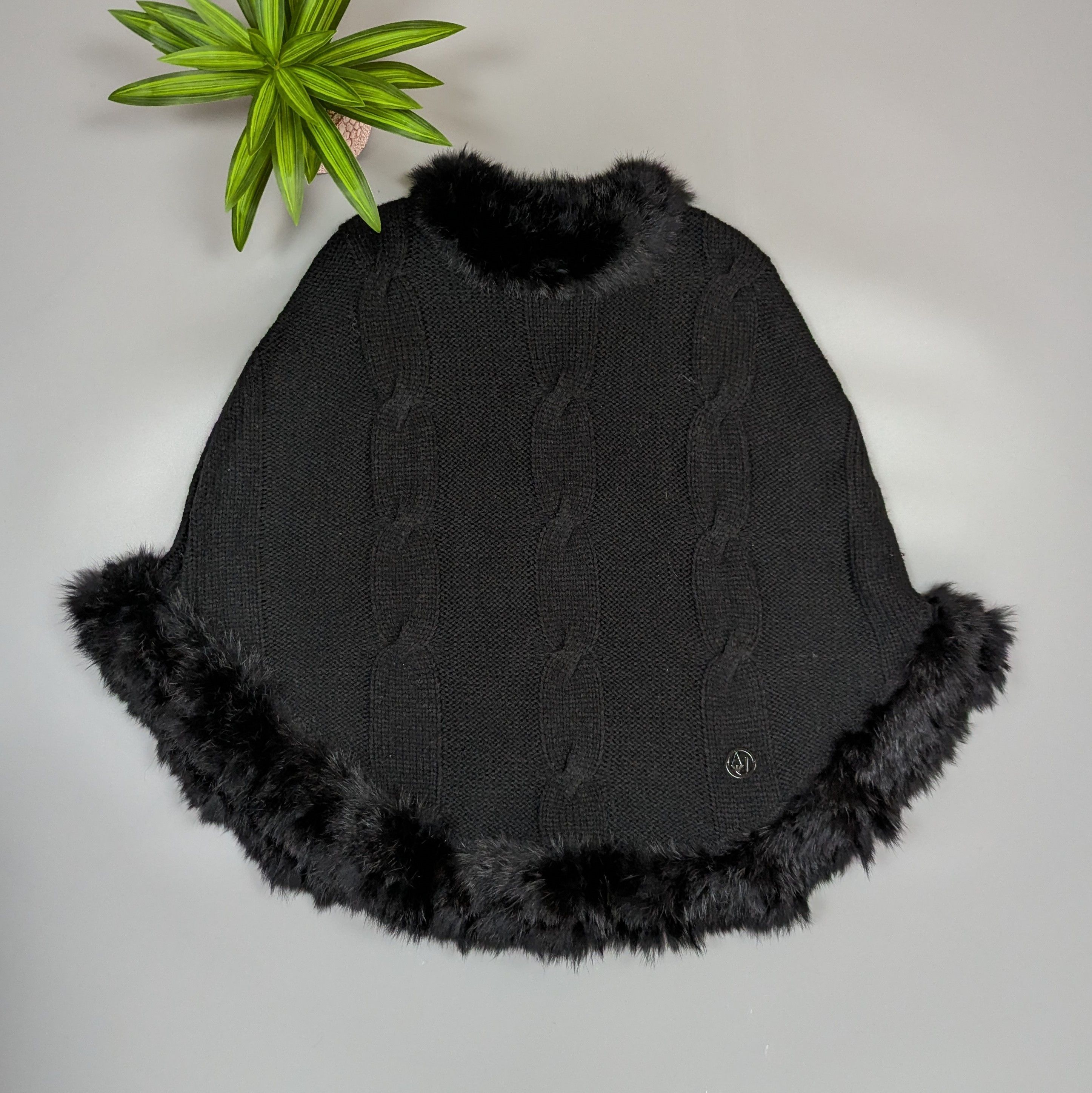 Giorgio Armani Armani Jeans Knitted Poncho Black Faux Fur Trim Bolero Size M / US 6-8 / IT 42-44 - 1 Thumbnail