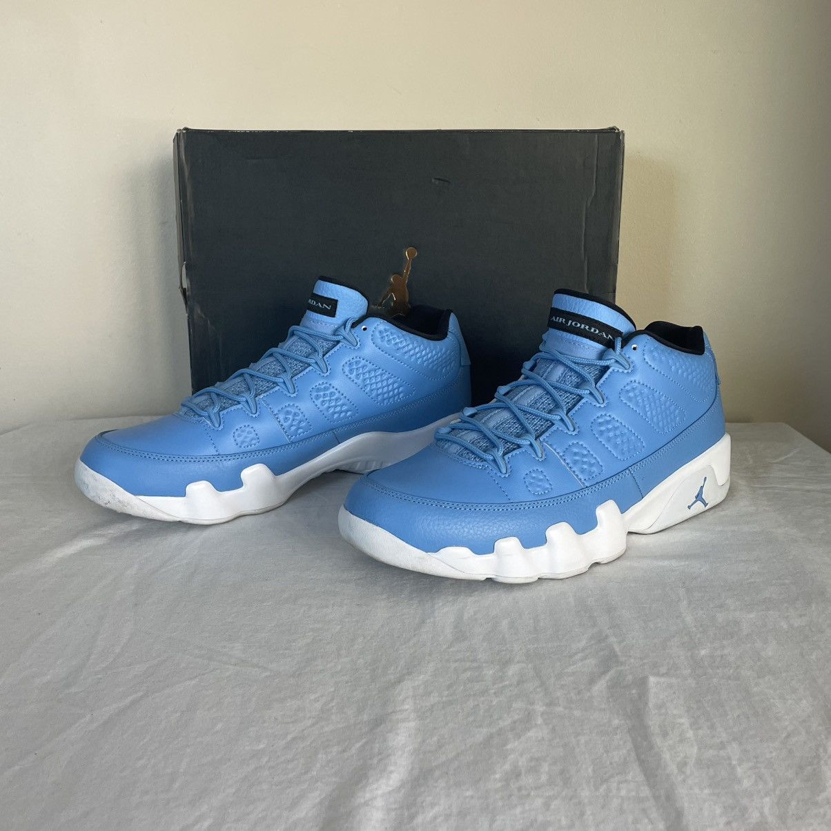 Jordan Brand × Nike Nike Air Jordan 9 Retro Low Pantone University Blue 10.5 Size US 10.5 / EU 43-44 - 5 Thumbnail
