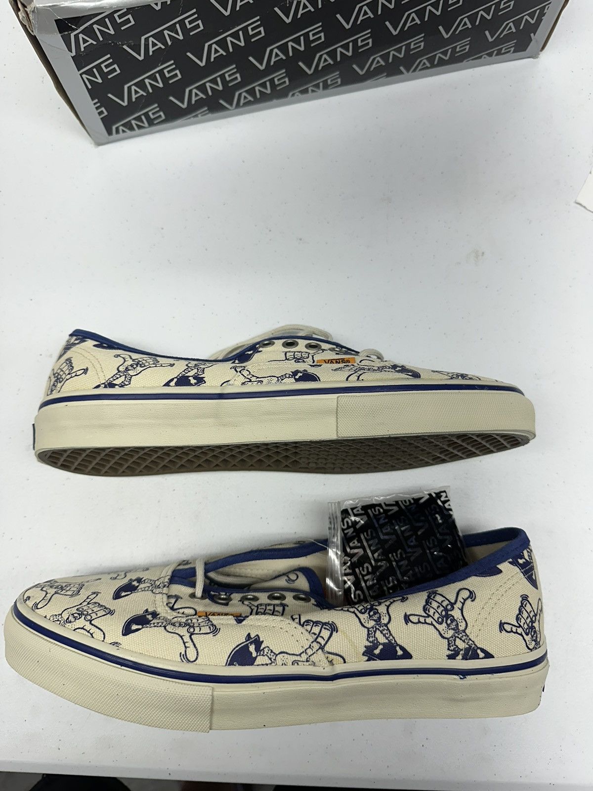 Vans Vans SurfShaka Turtle Blue size 9.5 Size US 9.5 / EU 42-43 - 2 Thumbnail