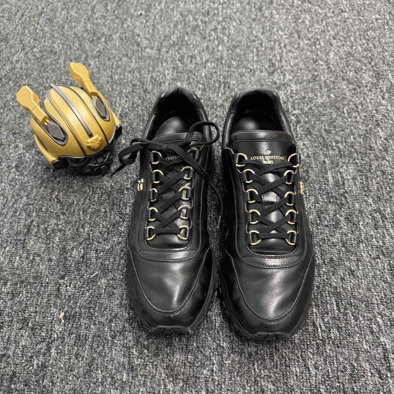 Louis Vuitton Louis Vuitton Black Casual Sneakers with Logo - Size US 8 / EU 41 - 2 Thumbnail