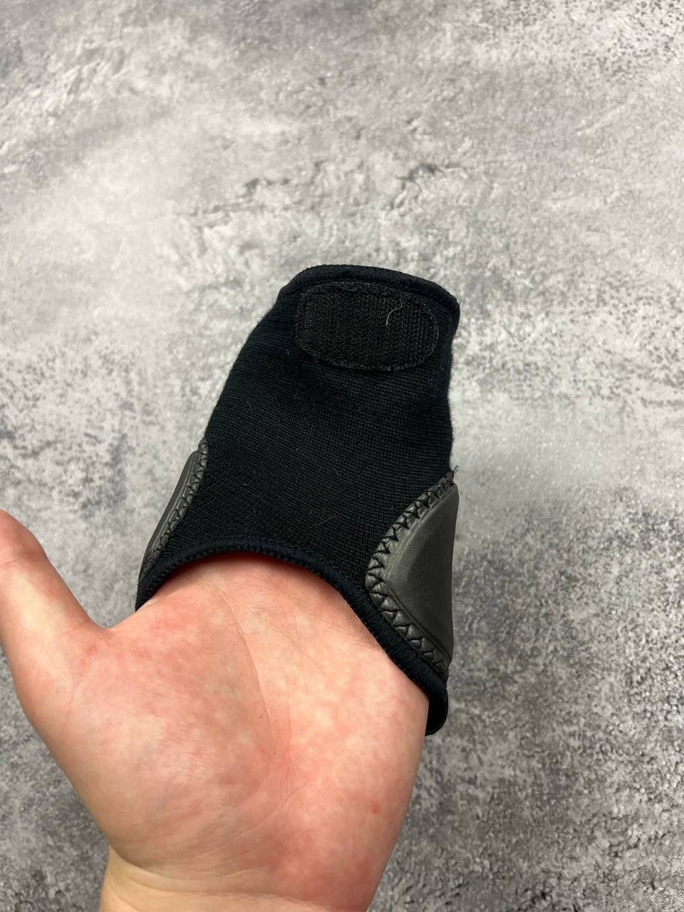 Nike Vintage Nike Foot Protection Football Size ONE SIZE - 6 Thumbnail