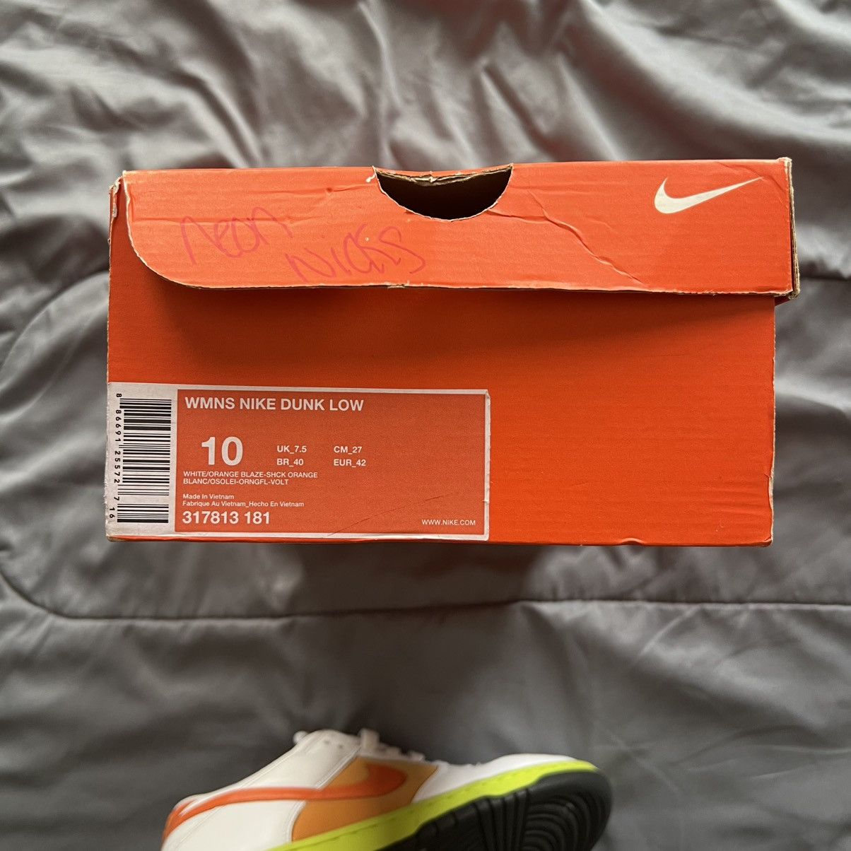 Nike Women’s Nike Dunk Low “Orange Blaze/Shock Orange” Size US 10 / IT 40 - 8 Thumbnail