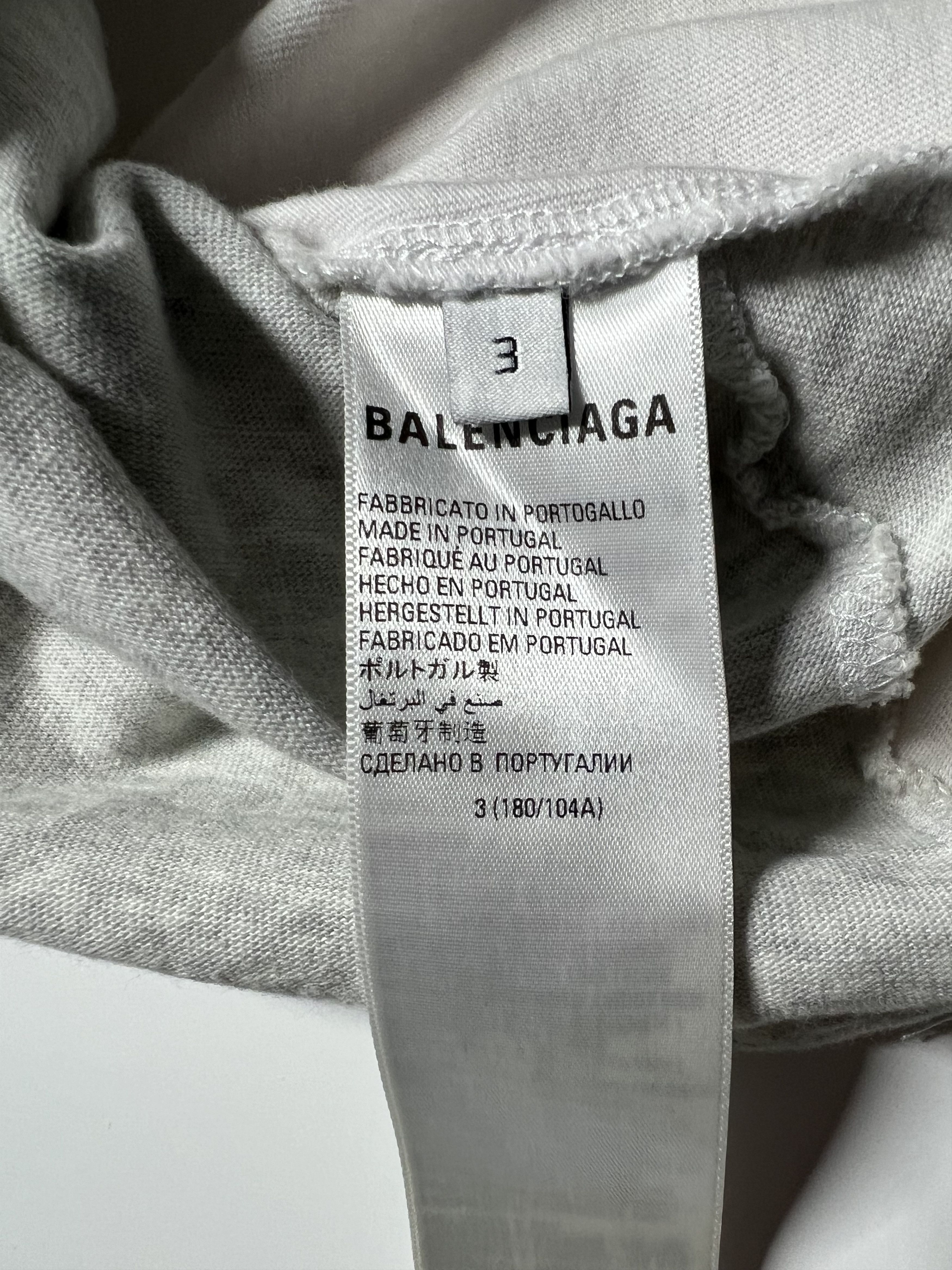 Balenciaga Balenciaga Paris Upside Down T-Shirt Size US L / EU 52-54 / 3 - 11 Thumbnail