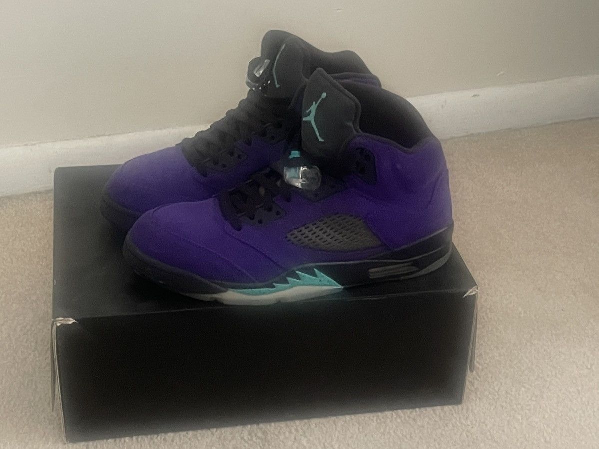 Jordan Brand Jordan 5 Retro Alternate Grape Size US 10 / EU 43 - 4 Thumbnail