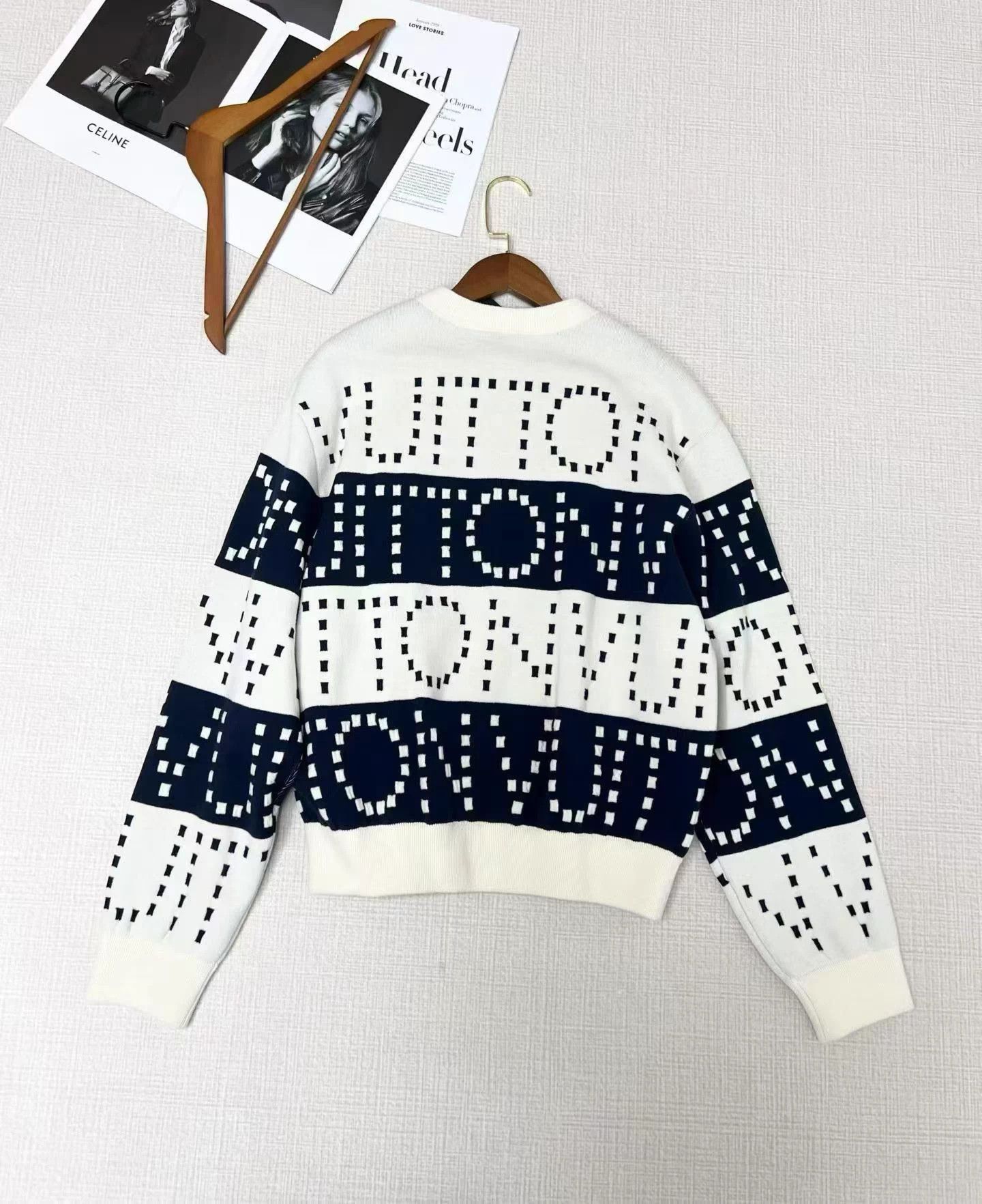 Louis Vuitton LV Moonlight Muse NWT M Y563 sweater Size M / US 6-8 / IT 42-44 - 7 Thumbnail