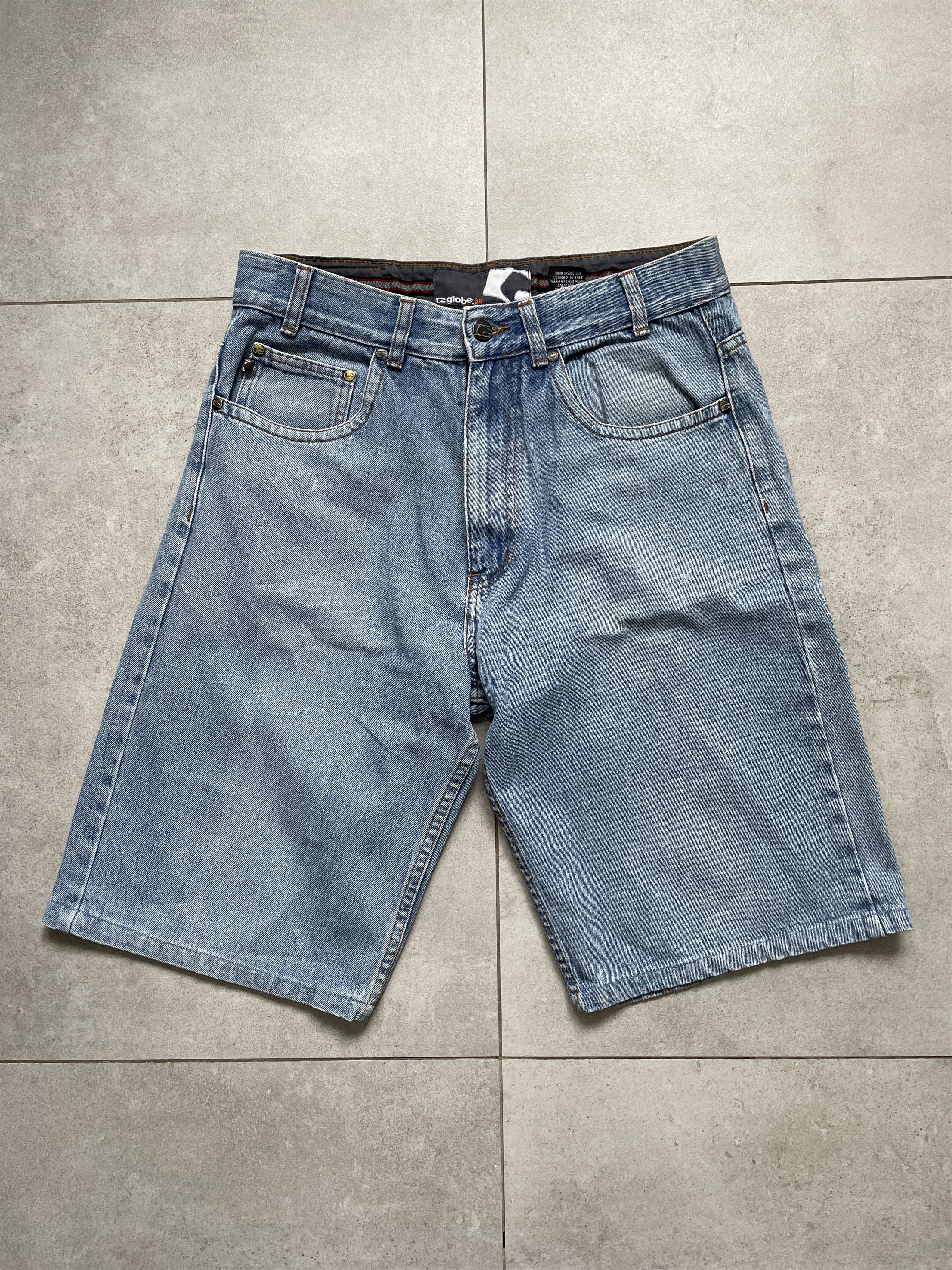 Globe Y2K GLOBE SKATE LIGHT WASHED BAGGY DENIM JORTS SHORTS Size US 30 / EU 46 - 2 Thumbnail