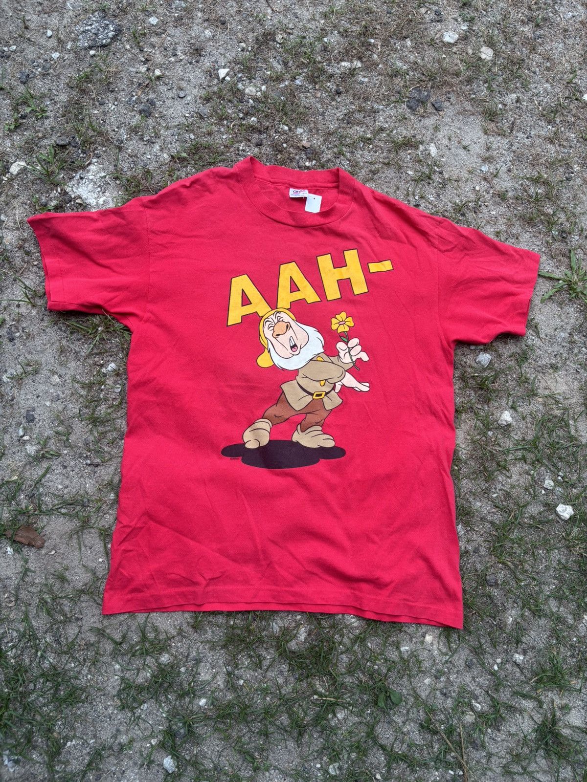 Cartoon Network Vintage Disney On Ice Sneezy Dwarf Tshirt Size US L / EU 52-54 / 3 - 1 Thumbnail