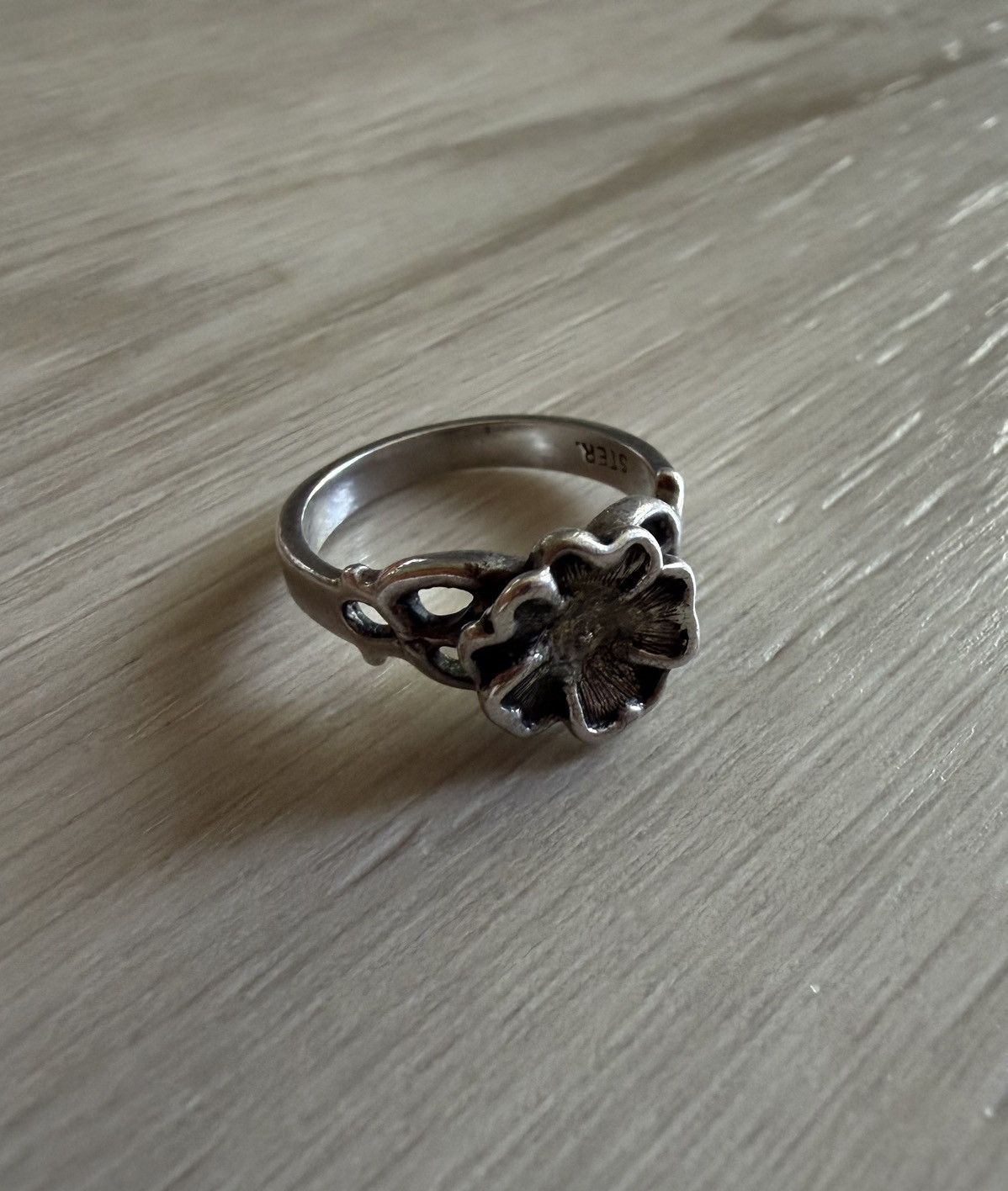 Vintage Vintage Sterling Silver Wildflower Ring Hearts Sz 7 *See Pic Size ONE SIZE - 2 Thumbnail