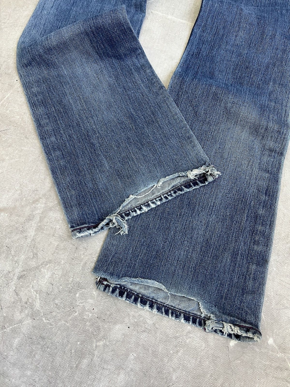 Diesel Diesel Distressed Blue Denim Jeans Vintage y2k style hype Size US 30 / EU 46 - 11 Thumbnail