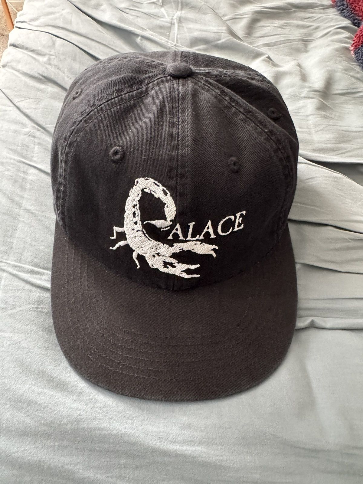 Palace Scorpion Pal Hat | Grailed