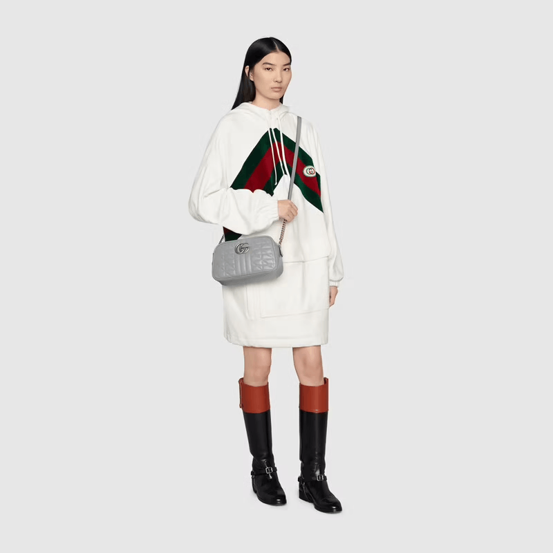 Gucci o1la5ras0526 Size: OS / GG Marmont Handbag in Grey Size ONE SIZE - 2 Thumbnail