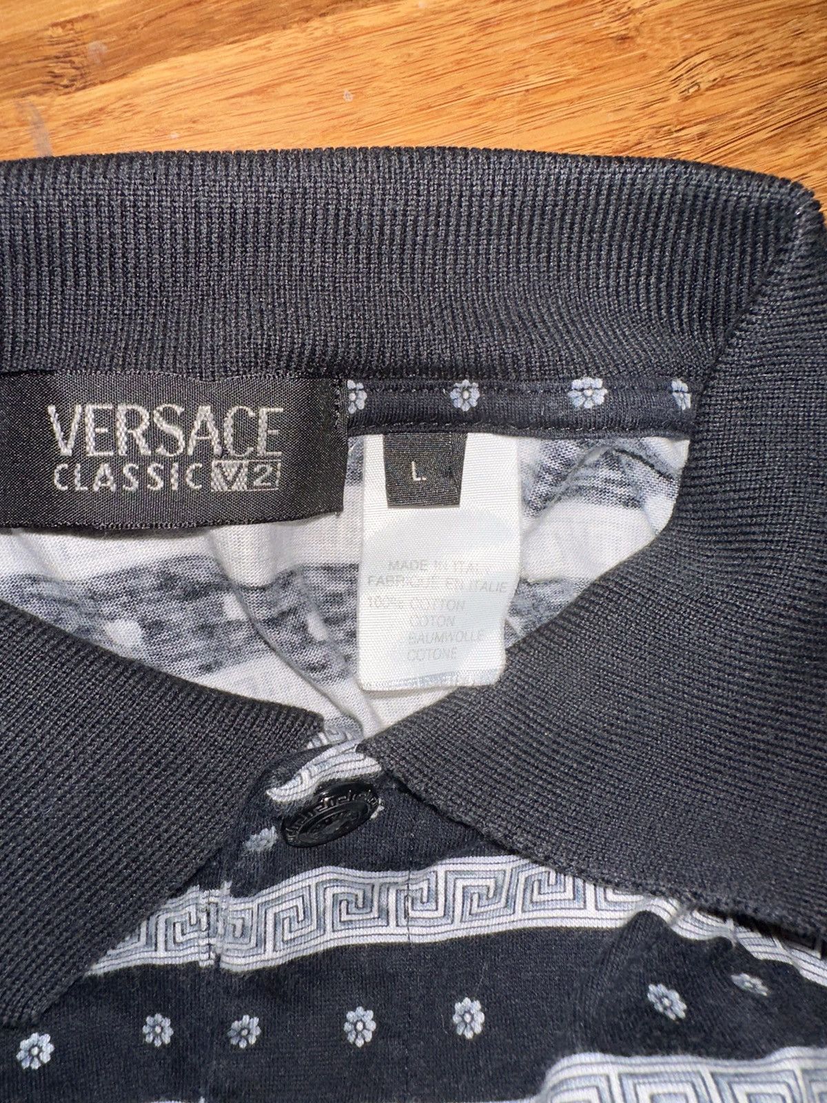 Versace Vintage versace v2 polo Size US L / EU 52-54 / 3 - 4 Thumbnail
