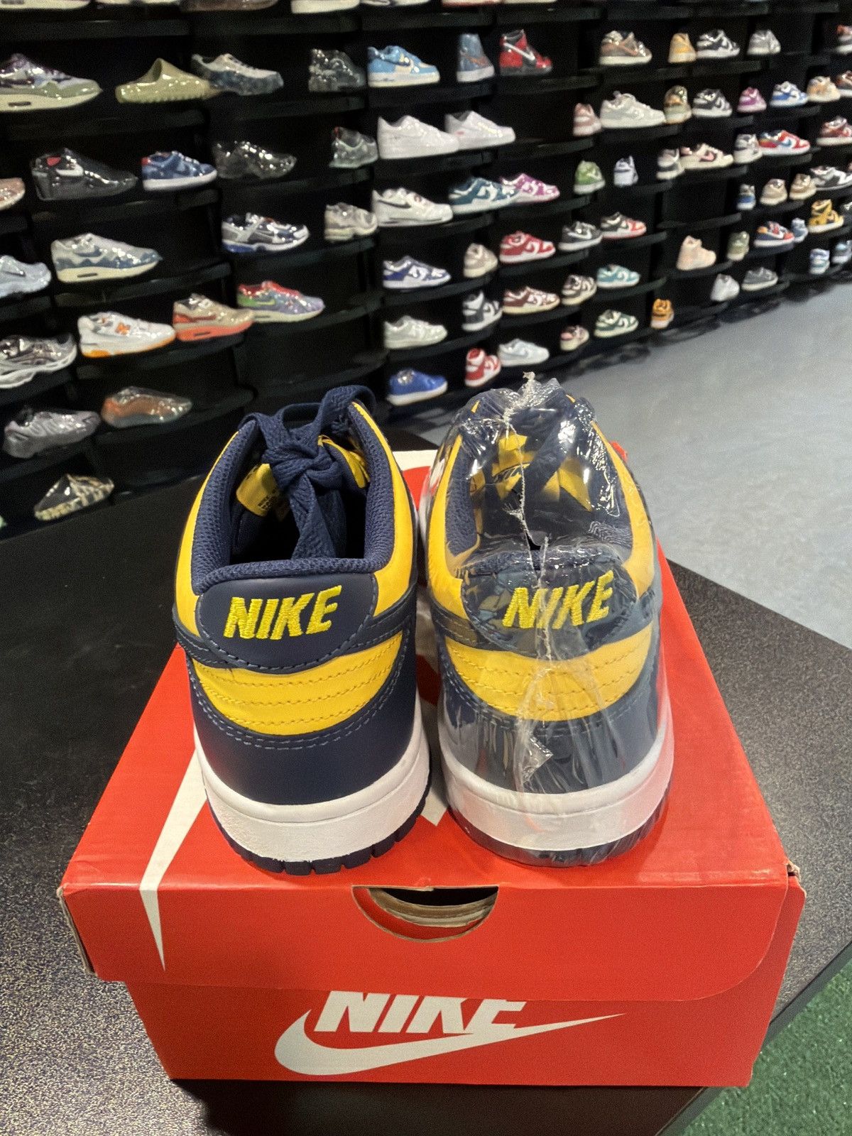 Nike Dunk Low Michigan Size-6Y Brand New Quick Shipping Size US 6 / EU 39 - 4 Thumbnail