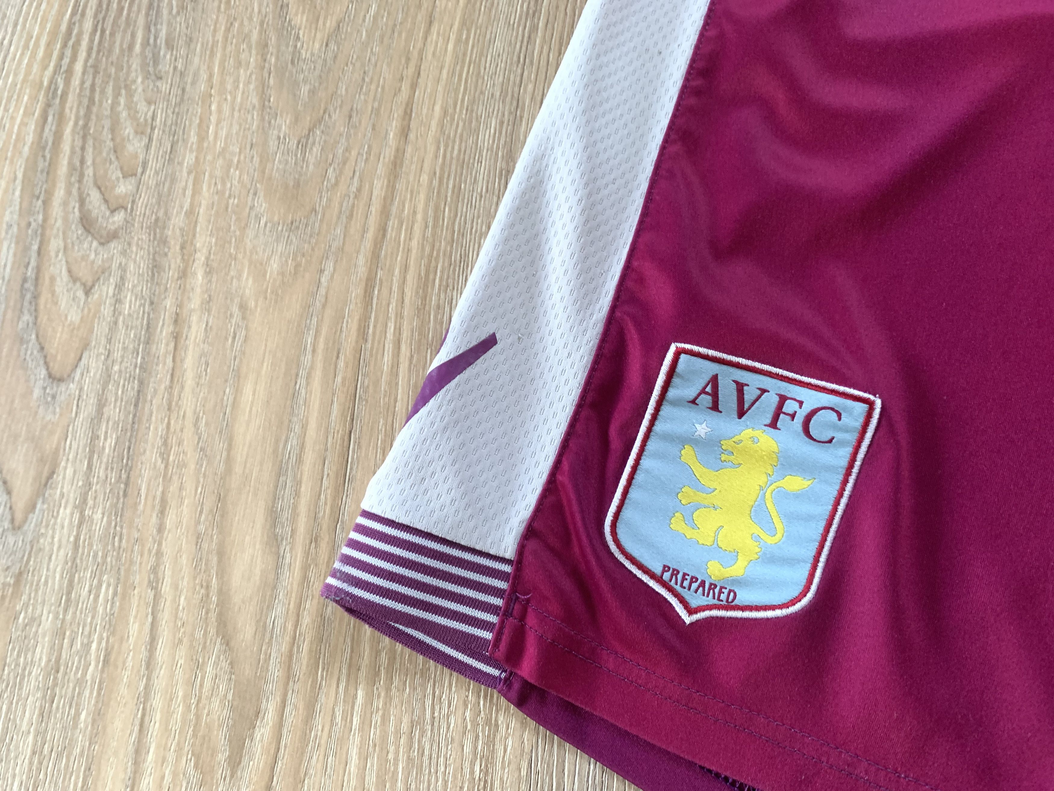 Macron Vintage Macron Aston Villa FC AVFC Football Shorts Size US 33 - 4 Thumbnail