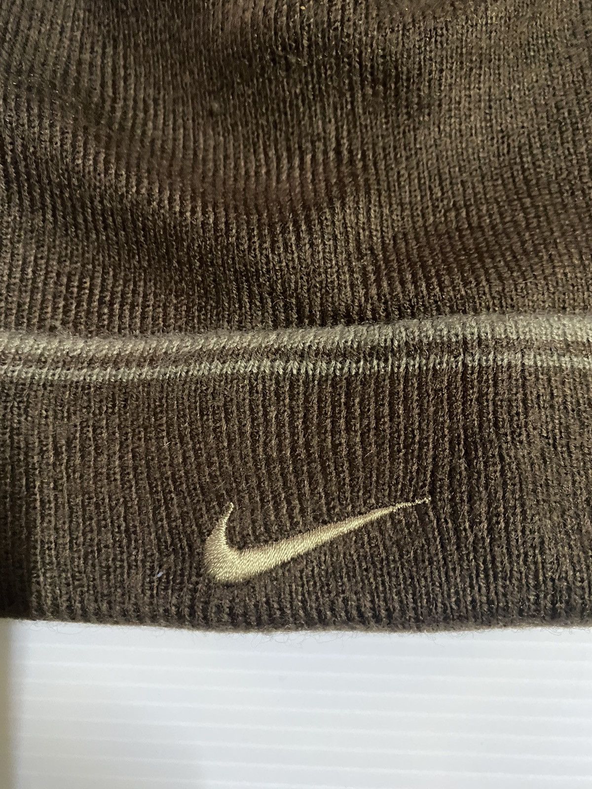 Nike Nike Small Logo Embroidery Beanie Hat Size ONE SIZE - 2 Thumbnail